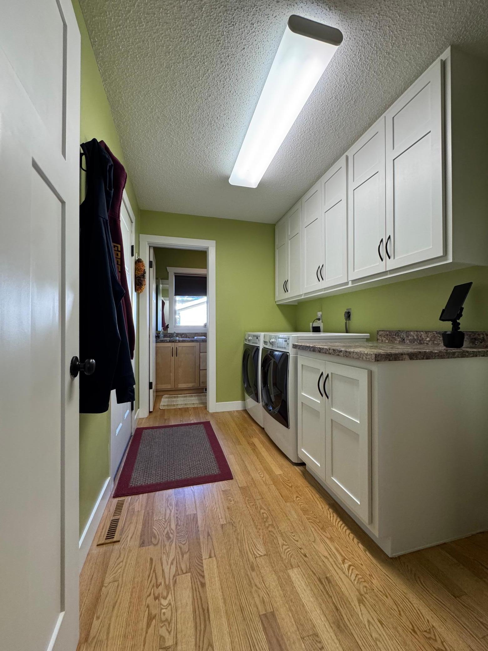1977 single family home for sale at 101 37th Avenue S in Moorhead, MN — 5 bed, 4 bath (photo 18 of 39)