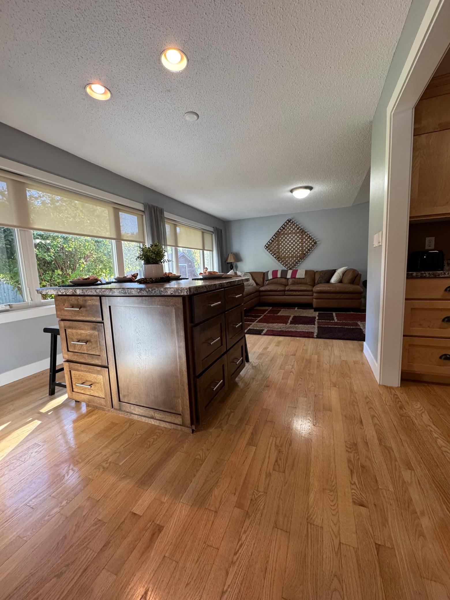 1977 single family home for sale at 101 37th Avenue S in Moorhead, MN — 5 bed, 4 bath (photo 19 of 39)