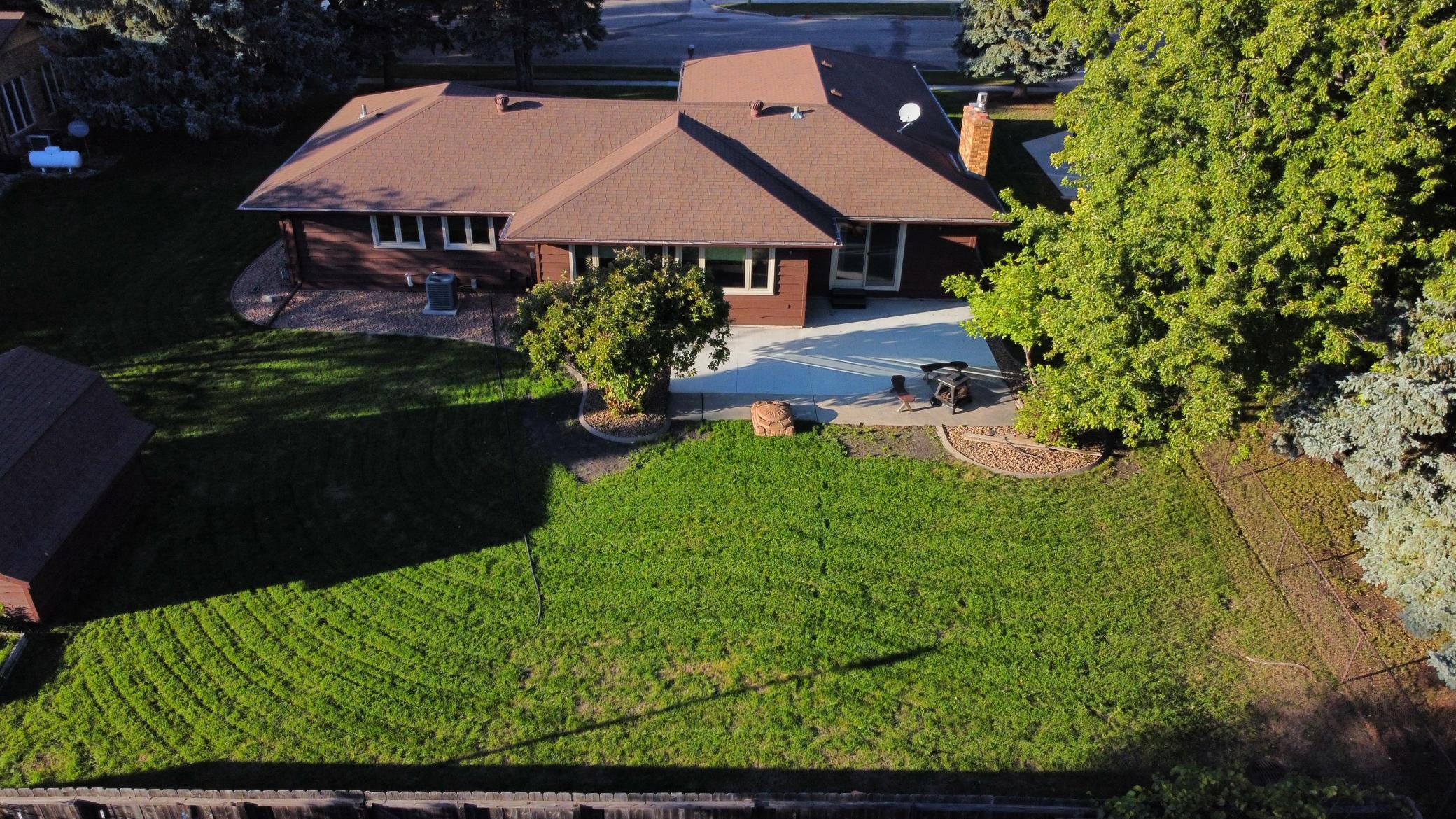 1977 single family home for sale at 101 37th Avenue S in Moorhead, MN — 5 bed, 4 bath (photo 38 of 39)