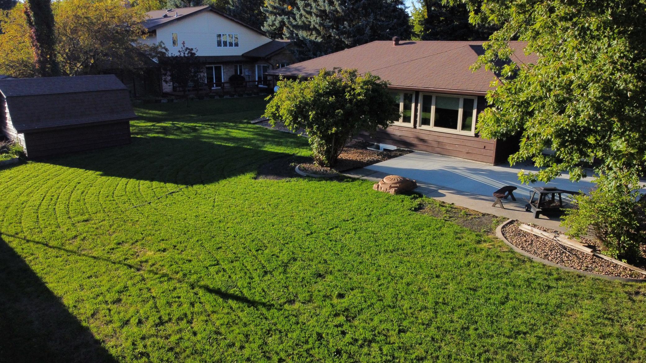 1977 single family home for sale at 101 37th Avenue S in Moorhead, MN — 5 bed, 4 bath (photo 6 of 39)