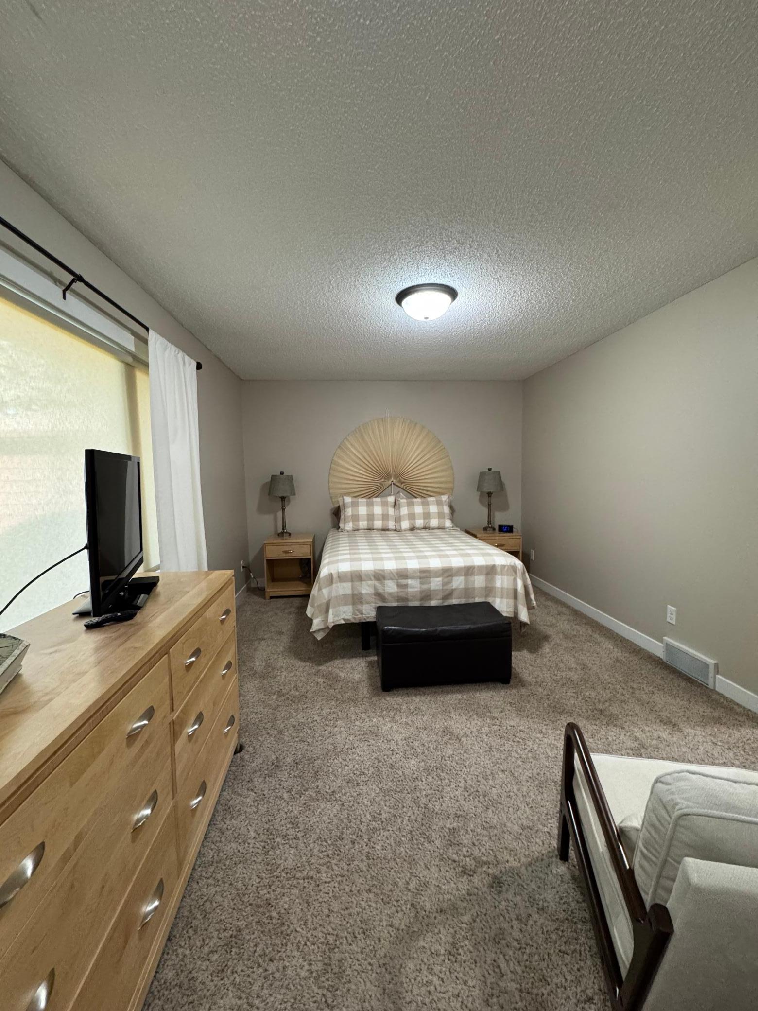 1977 single family home for sale at 101 37th Avenue S in Moorhead, MN — 5 bed, 4 bath (photo 10 of 39)