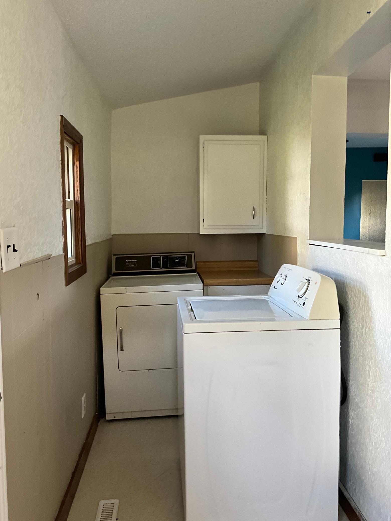 1900 single family home for sale at 309 W Nokomis Street in Osakis, MN — 3 bed, 1 bath (photo 11 of 19)