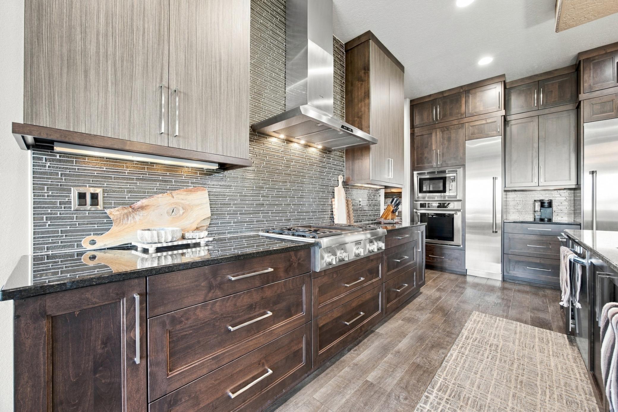 2013 single family home for sale at 1060 49th Terrace W in West Fargo, ND — 7 bed, 5 bath (photo 12 of 57)