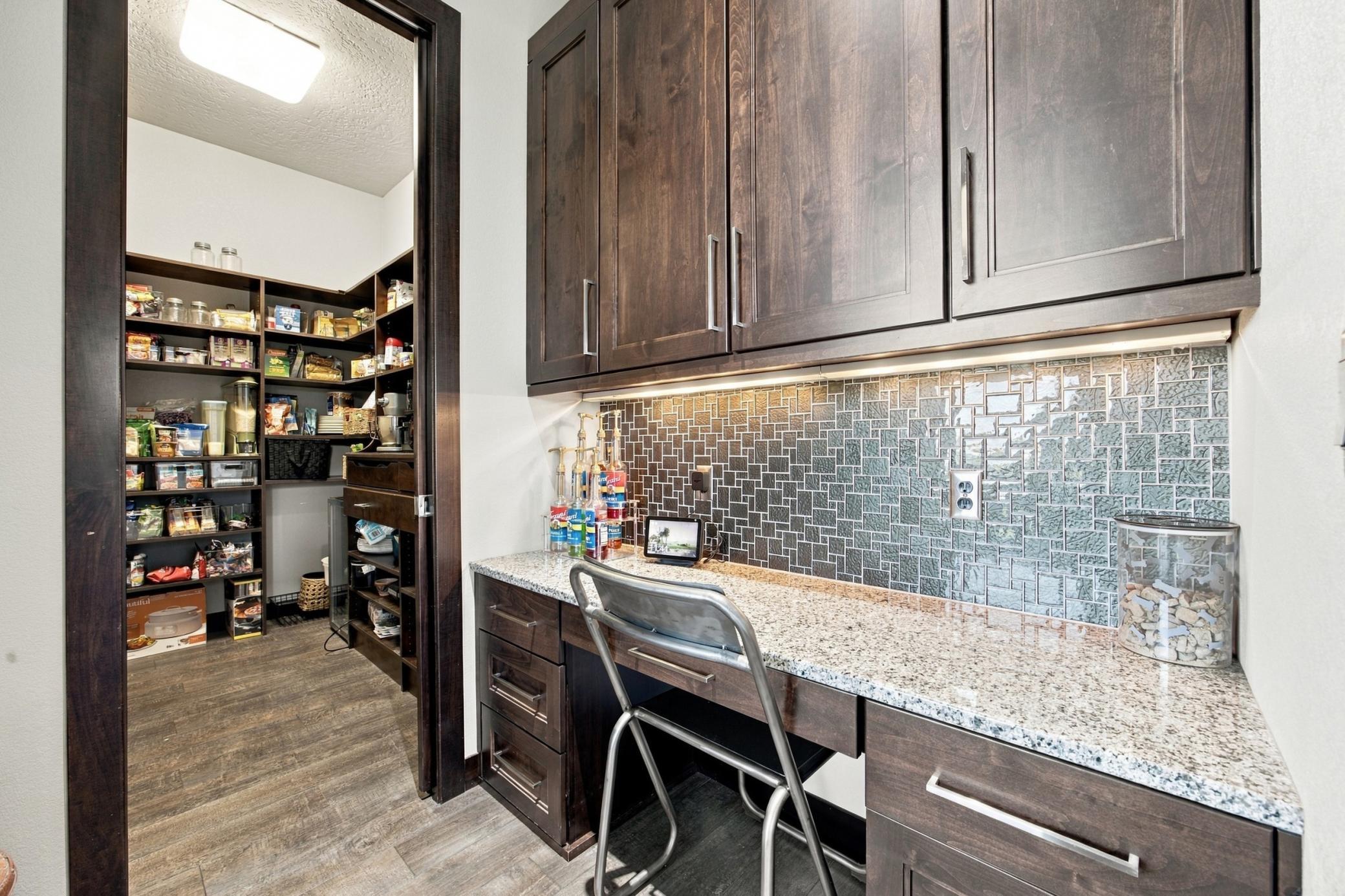 2013 single family home for sale at 1060 49th Terrace W in West Fargo, ND — 7 bed, 5 bath (photo 13 of 57)