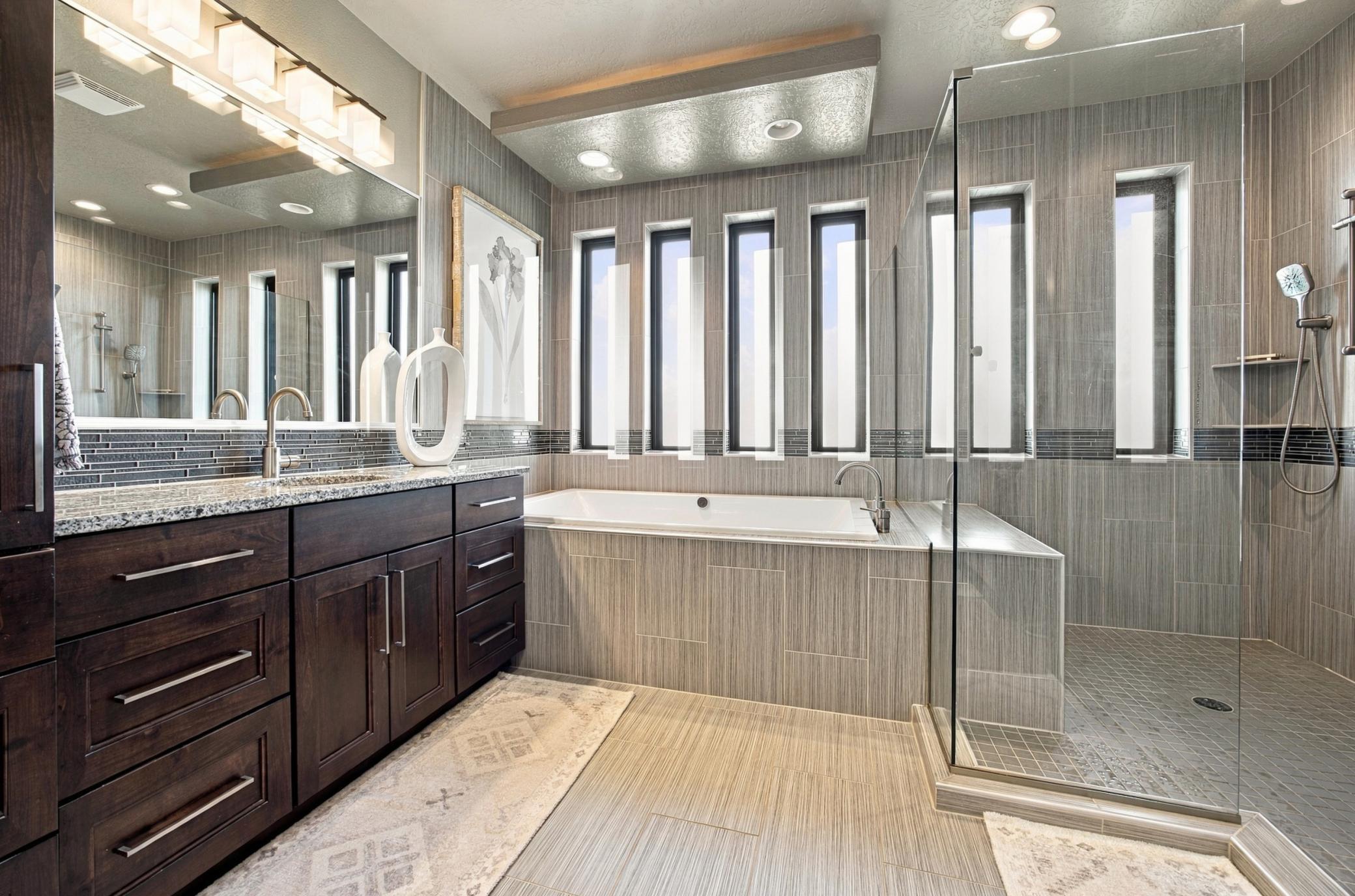 2013 single family home for sale at 1060 49th Terrace W in West Fargo, ND — 7 bed, 5 bath (photo 20 of 57)