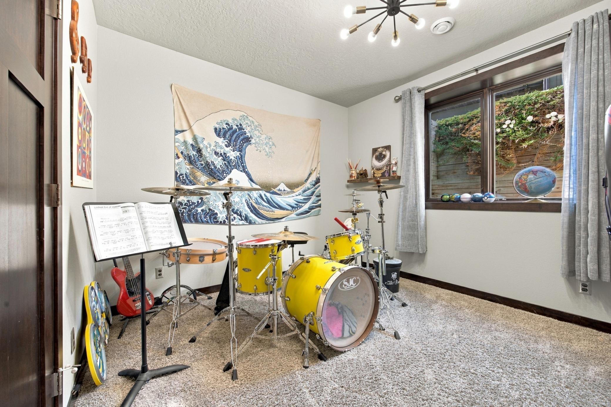 2013 single family home for sale at 1060 49th Terrace W in West Fargo, ND — 7 bed, 5 bath (photo 35 of 57)