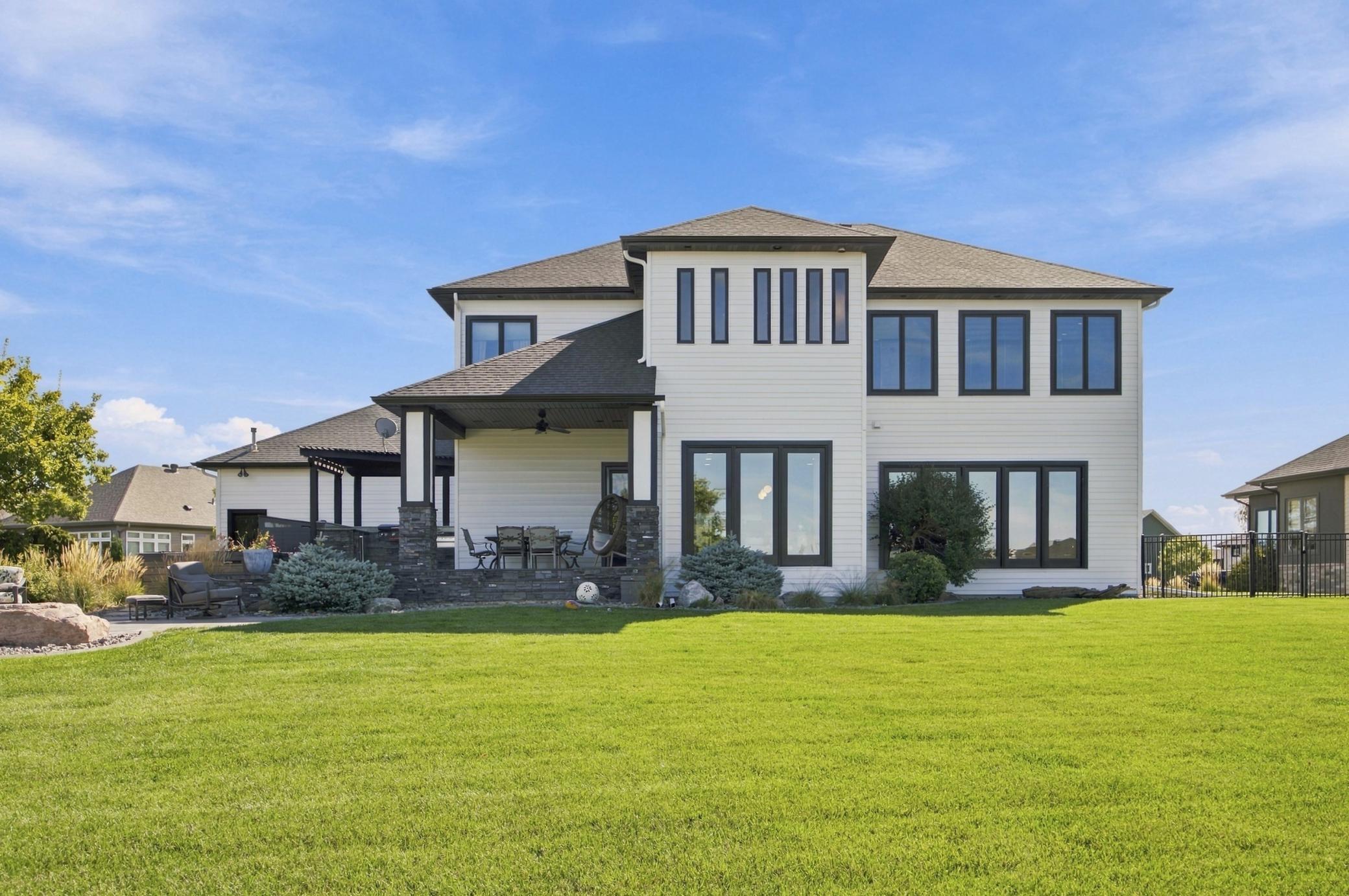 2013 single family home for sale at 1060 49th Terrace W in West Fargo, ND — 7 bed, 5 bath (photo 39 of 57)