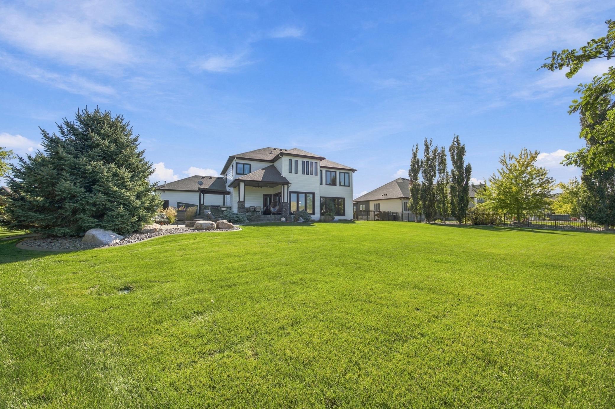 2013 single family home for sale at 1060 49th Terrace W in West Fargo, ND — 7 bed, 5 bath (photo 40 of 57)