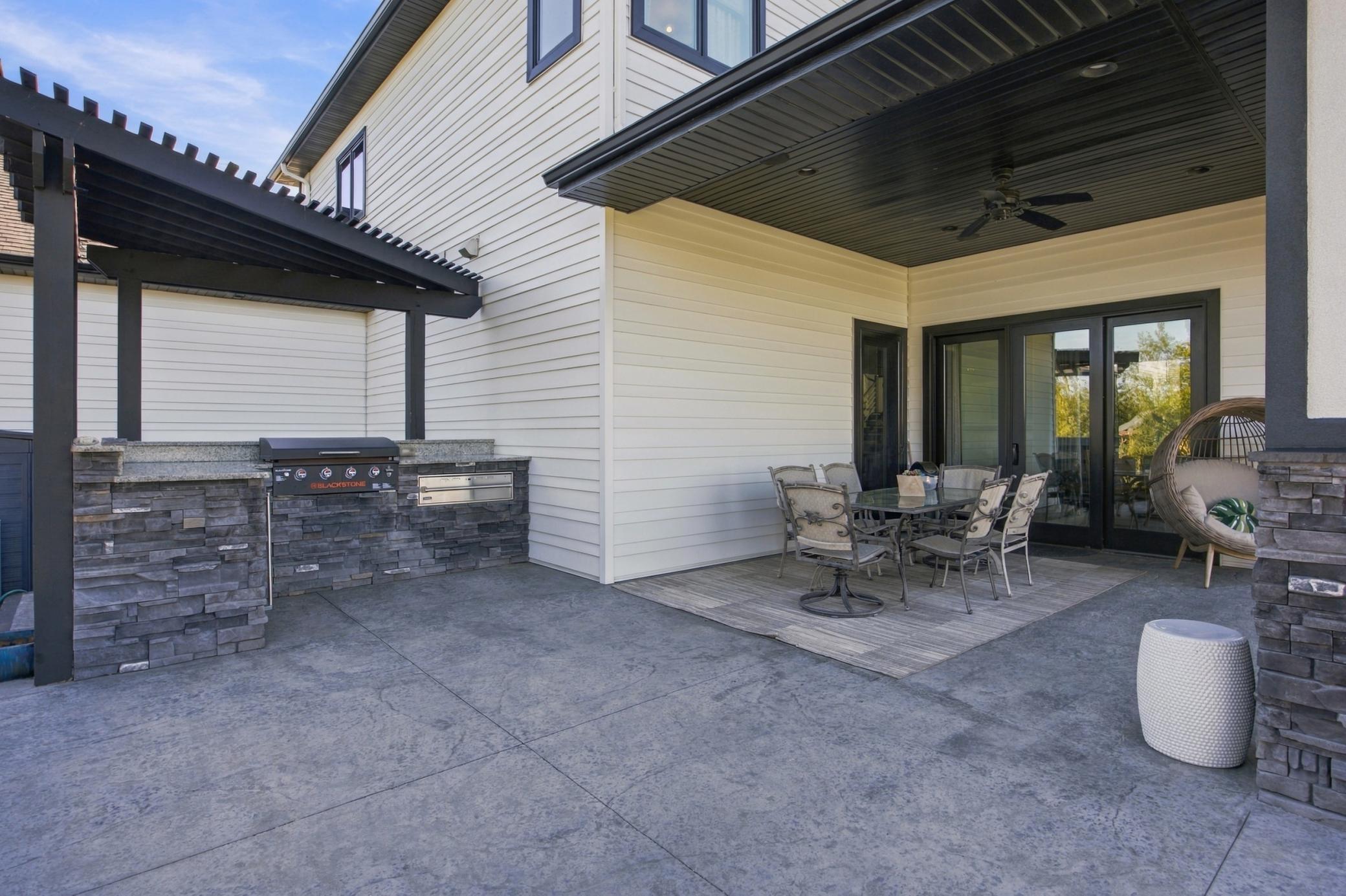 2013 single family home for sale at 1060 49th Terrace W in West Fargo, ND — 7 bed, 5 bath (photo 43 of 57)
