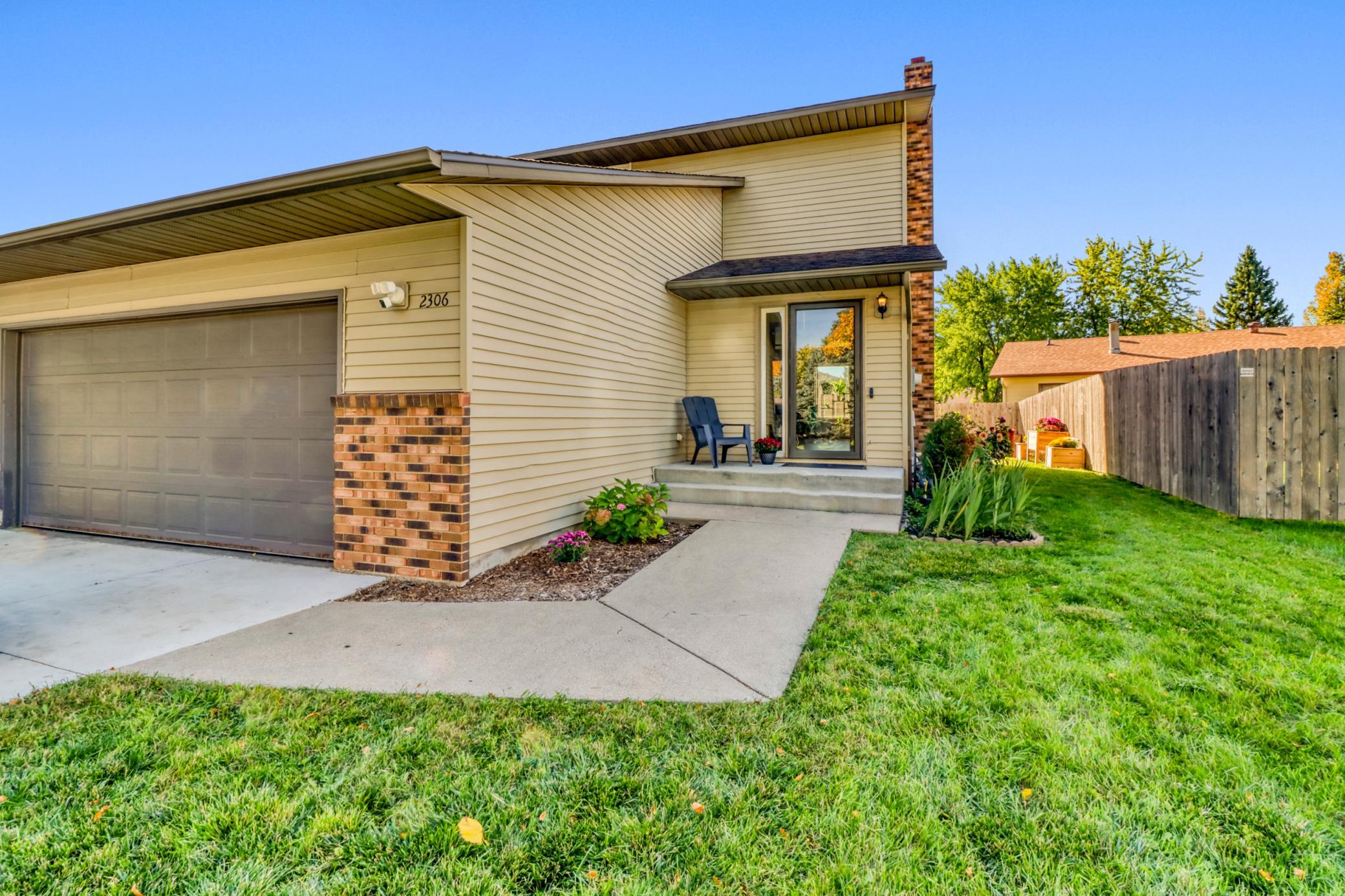 1985 twin home for sale at 2306 26 1/2 Court S in Fargo, ND — 3 bed, 3 bath