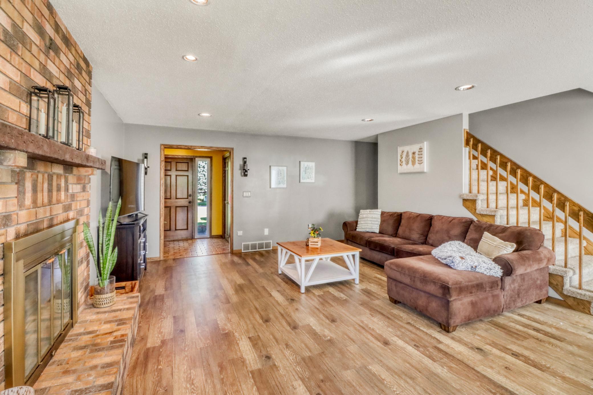 1985 twin home for sale at 2306 26 1/2 Court S in Fargo, ND — 3 bed, 3 bath (photo 12 of 47)