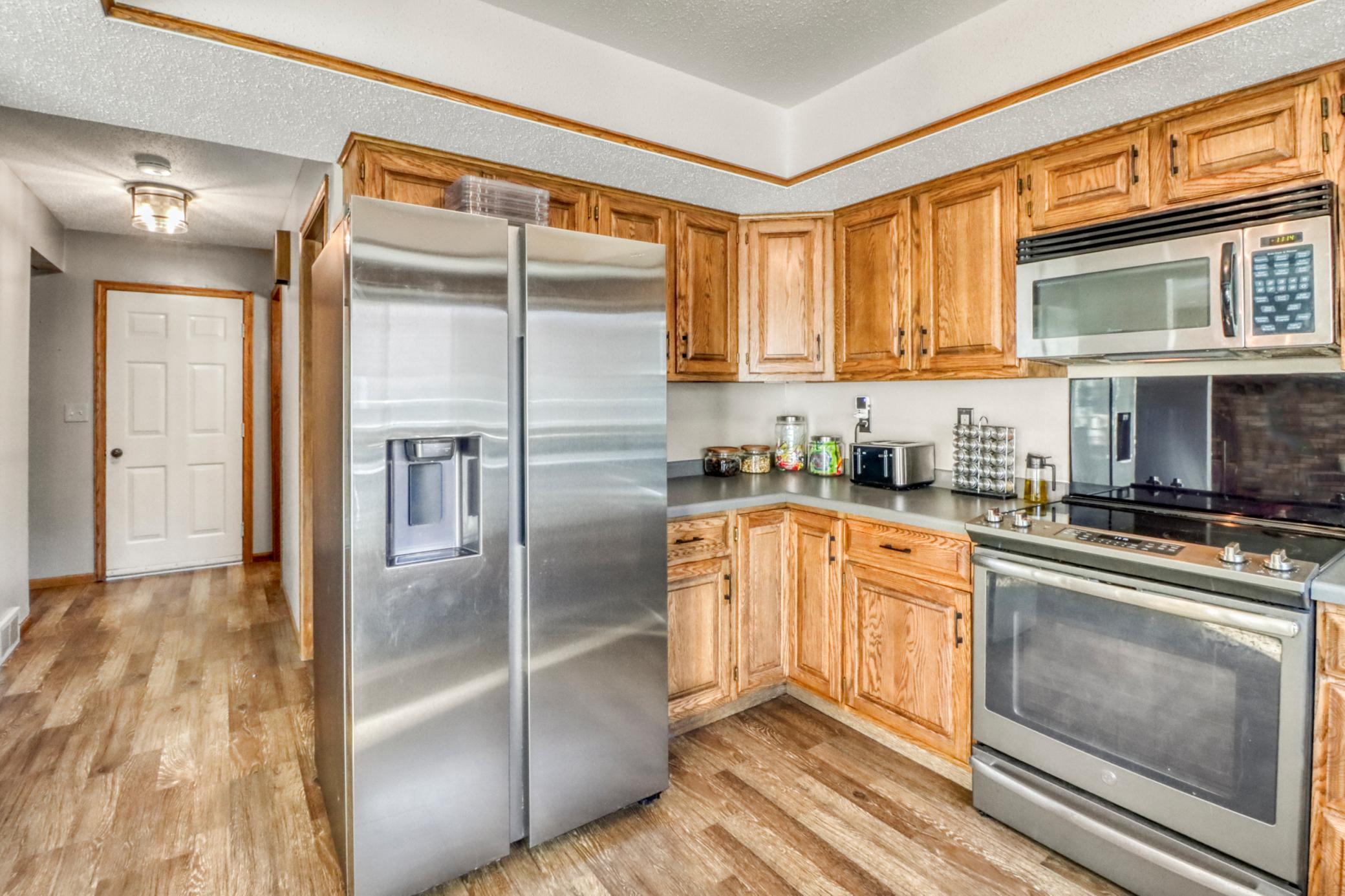 1985 twin home for sale at 2306 26 1/2 Court S in Fargo, ND — 3 bed, 3 bath (photo 19 of 47)