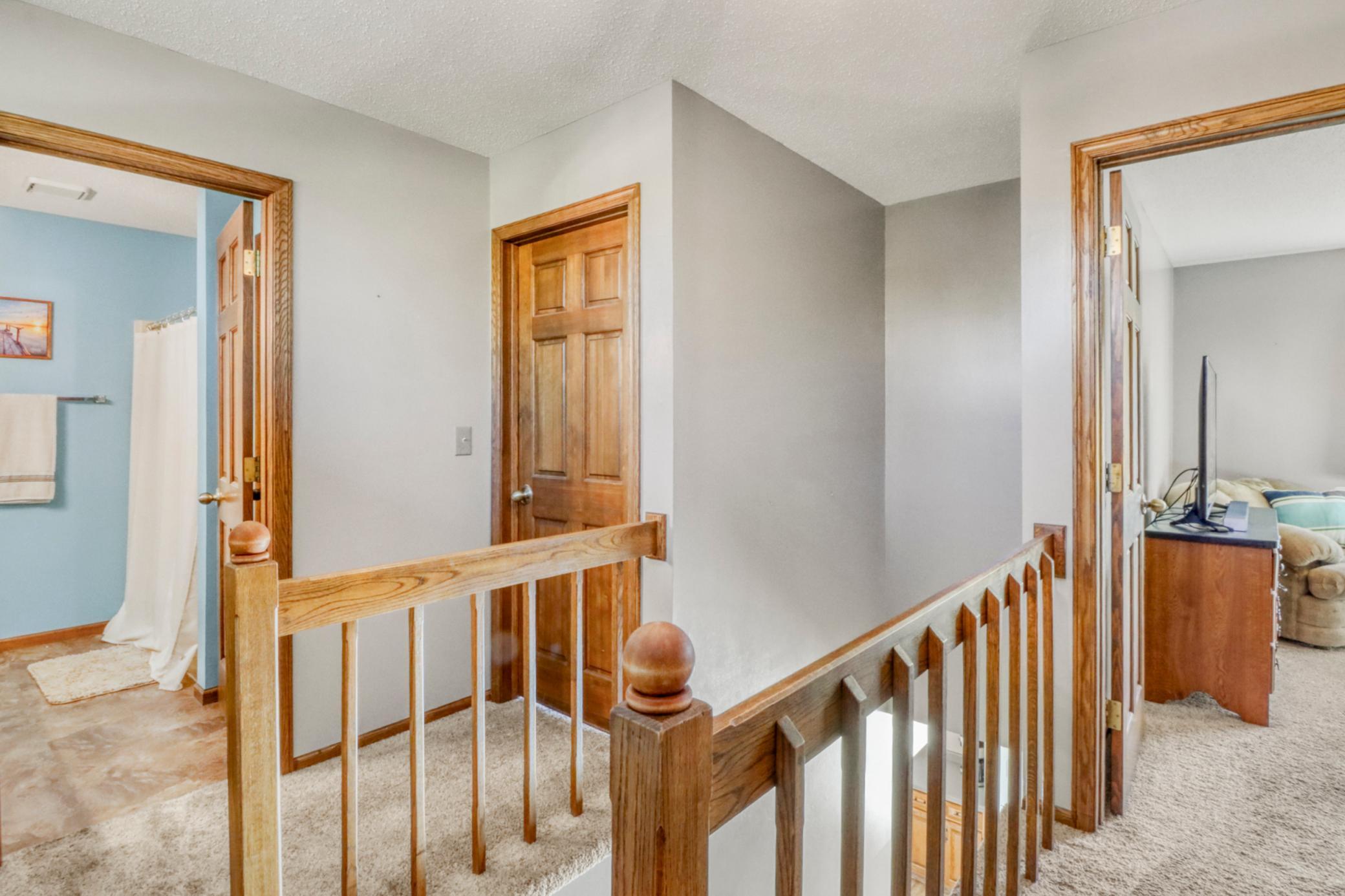 1985 twin home for sale at 2306 26 1/2 Court S in Fargo, ND — 3 bed, 3 bath (photo 22 of 47)