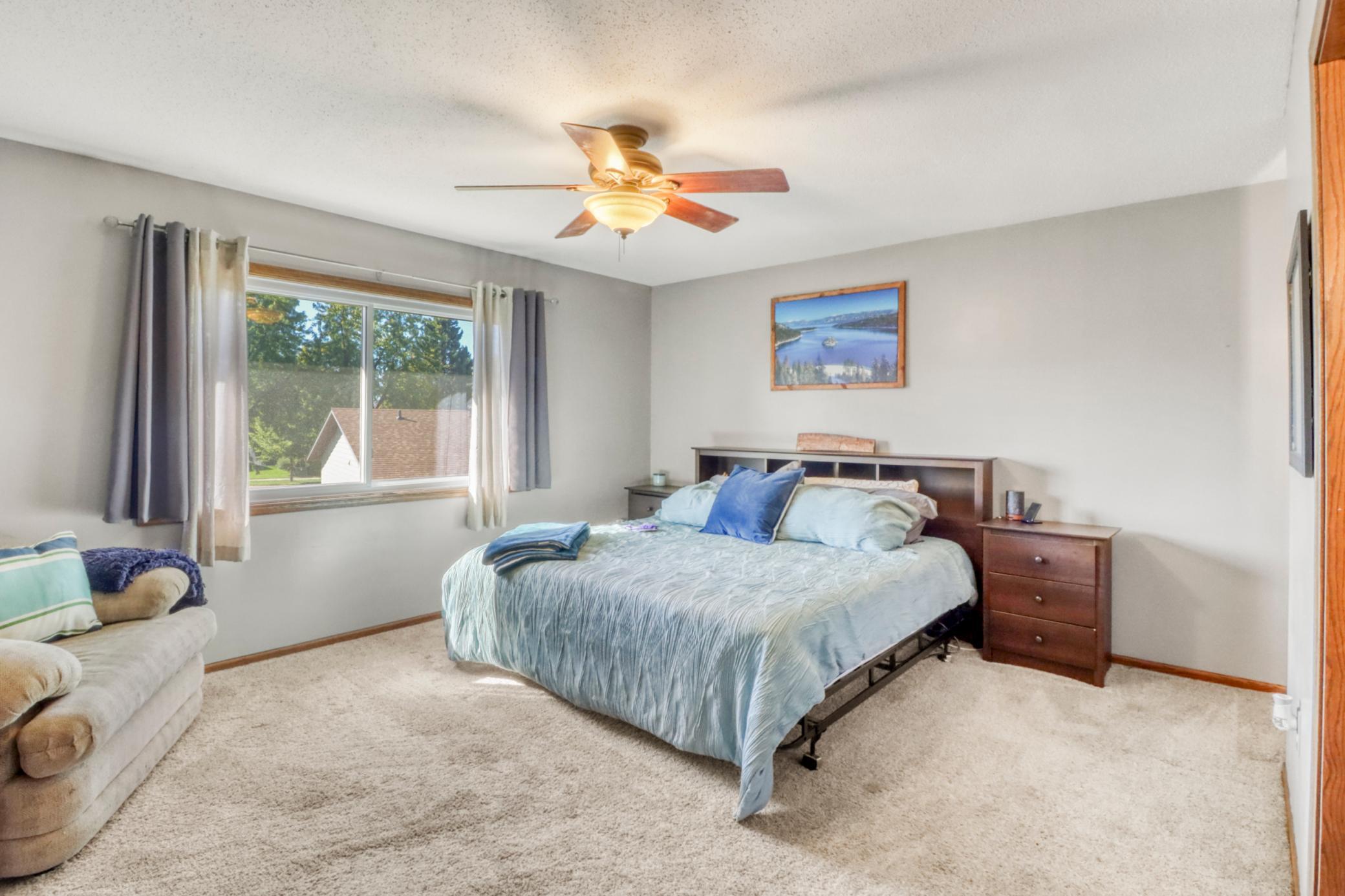 1985 twin home for sale at 2306 26 1/2 Court S in Fargo, ND — 3 bed, 3 bath (photo 24 of 47)