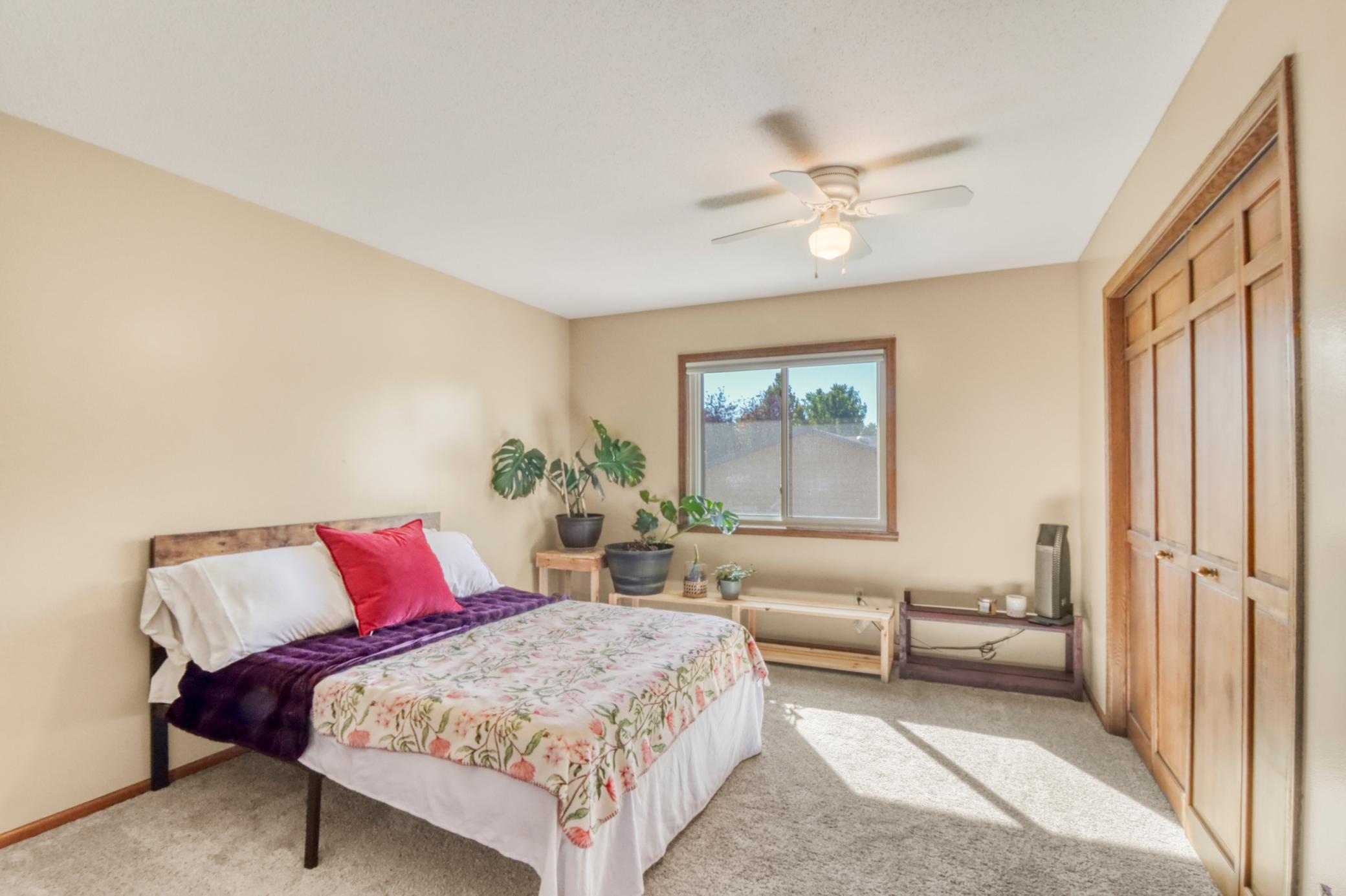 1985 twin home for sale at 2306 26 1/2 Court S in Fargo, ND — 3 bed, 3 bath (photo 29 of 47)