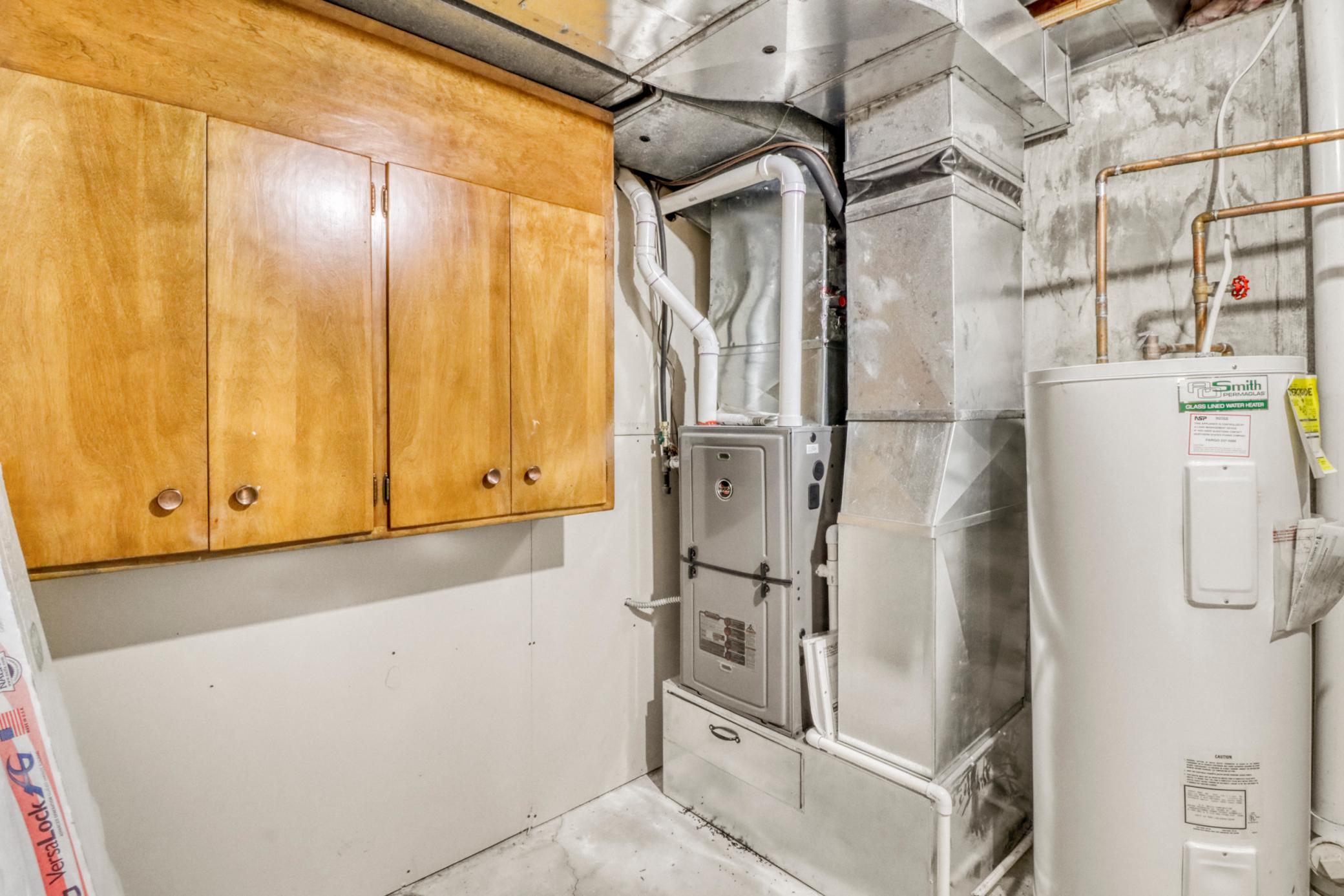 1985 twin home for sale at 2306 26 1/2 Court S in Fargo, ND — 3 bed, 3 bath (photo 34 of 47)