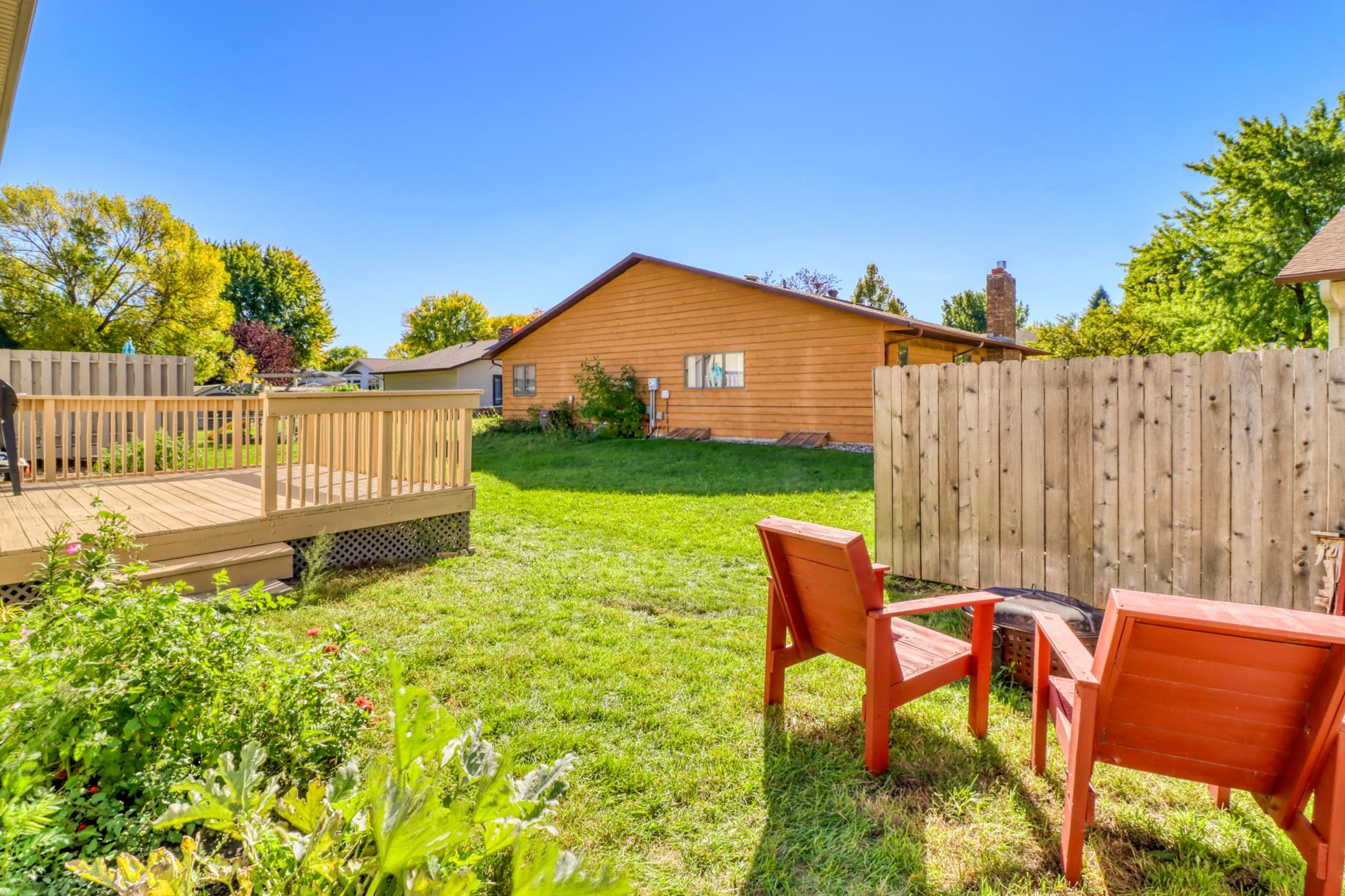 1985 twin home for sale at 2306 26 1/2 Court S in Fargo, ND — 3 bed, 3 bath (photo 43 of 47)