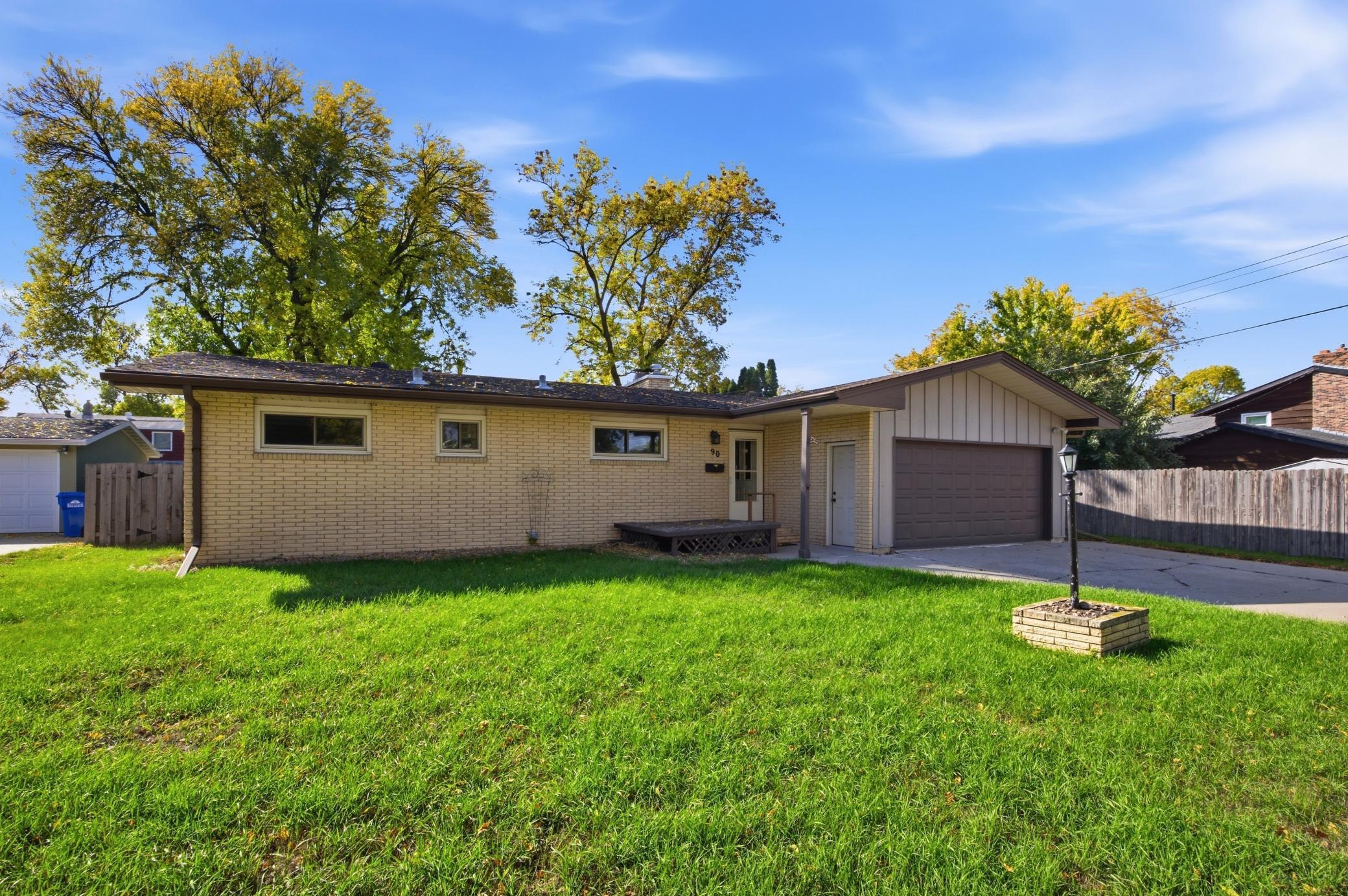 90 Cedar Avenue N, Fargo, ND