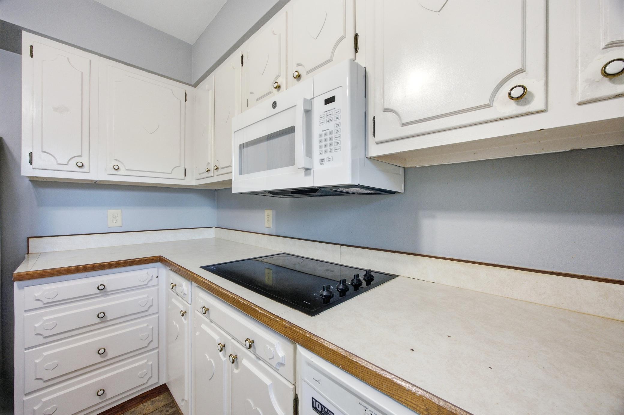 1961 single family home for sale at 90 Cedar Avenue N in Fargo, ND — 4 bed, 2 bath (photo 16 of 47)
