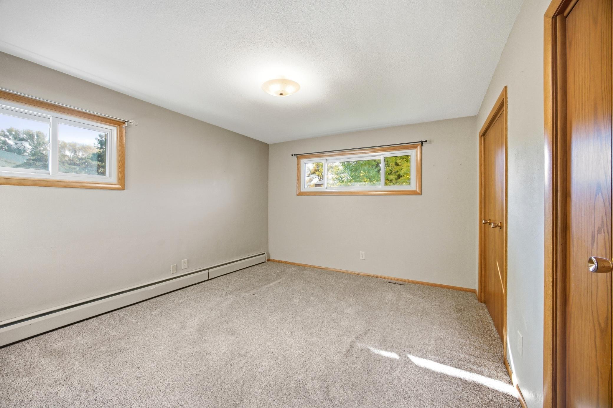 1961 single family home for sale at 90 Cedar Avenue N in Fargo, ND — 4 bed, 2 bath (photo 17 of 47)
