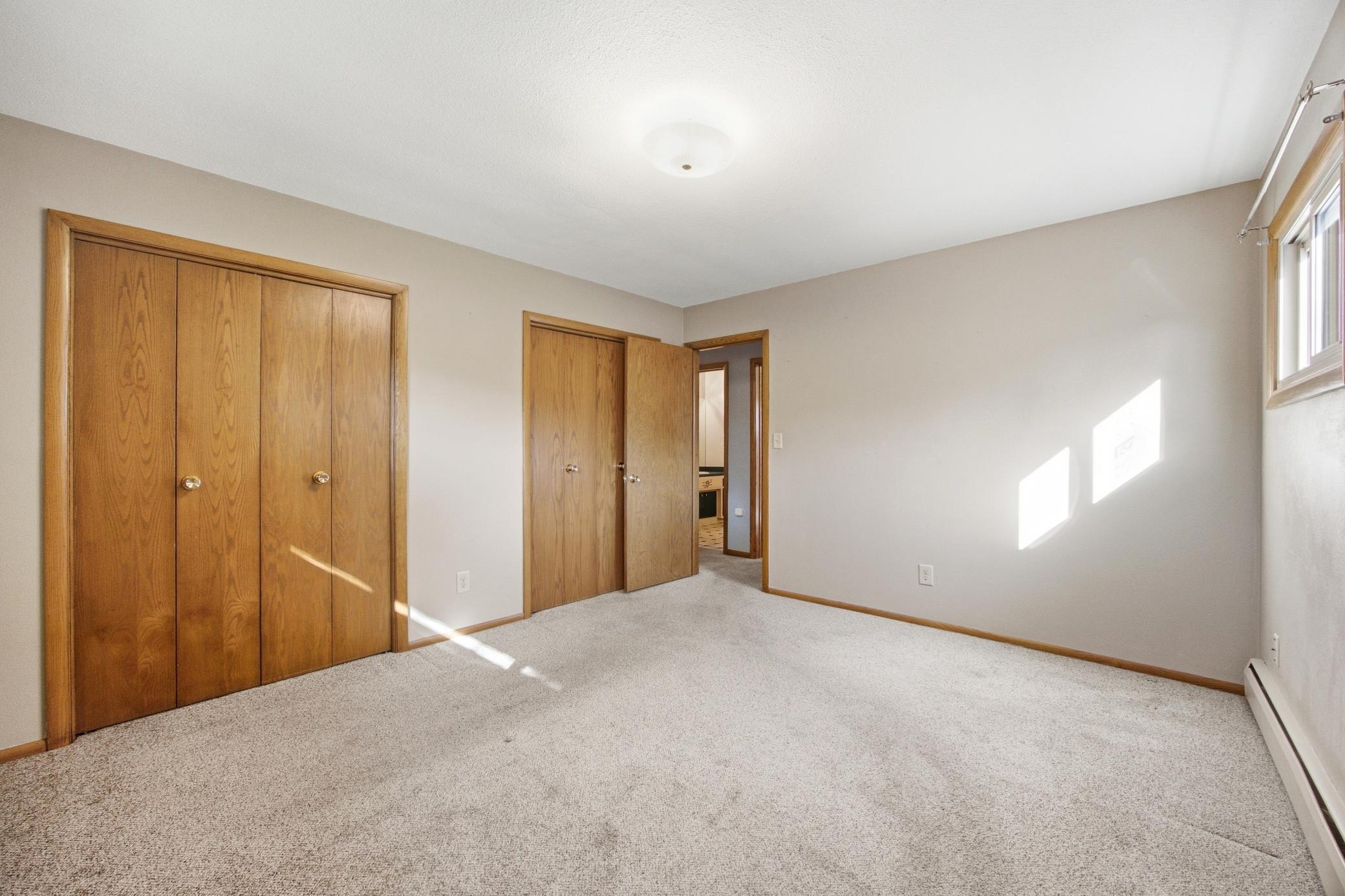 1961 single family home for sale at 90 Cedar Avenue N in Fargo, ND — 4 bed, 2 bath (photo 18 of 47)