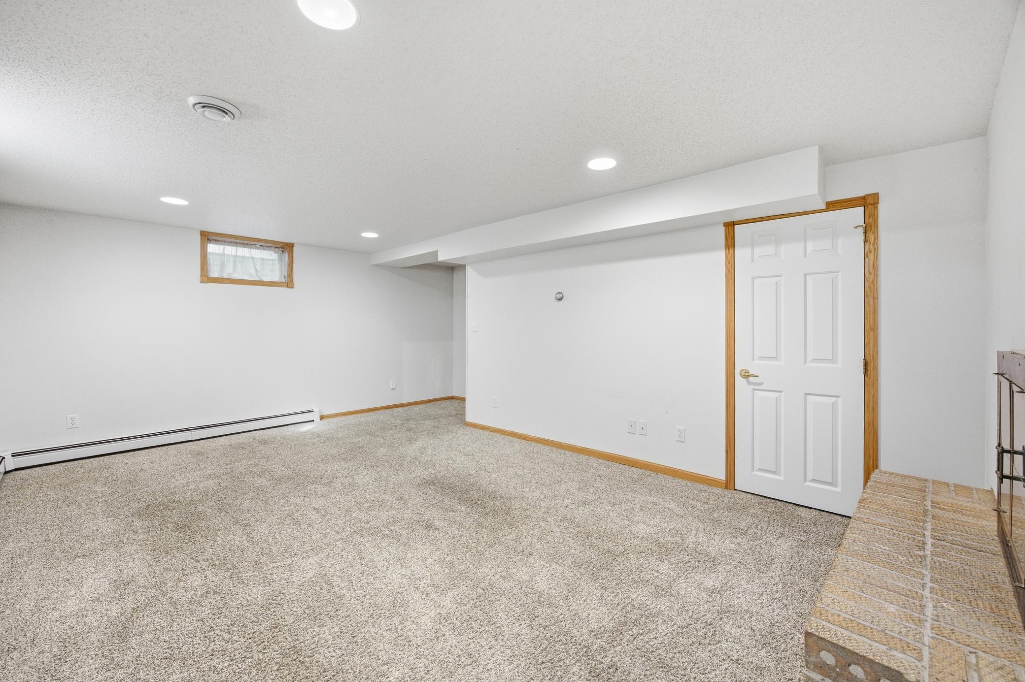 1961 single family home for sale at 90 Cedar Avenue N in Fargo, ND — 4 bed, 2 bath (photo 29 of 47)