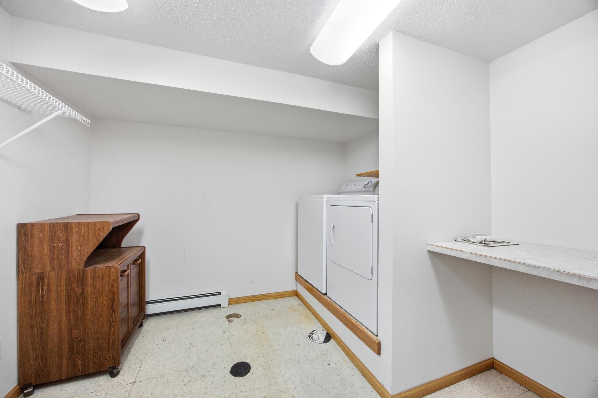 1961 single family home for sale at 90 Cedar Avenue N in Fargo, ND — 4 bed, 2 bath (photo 34 of 47)