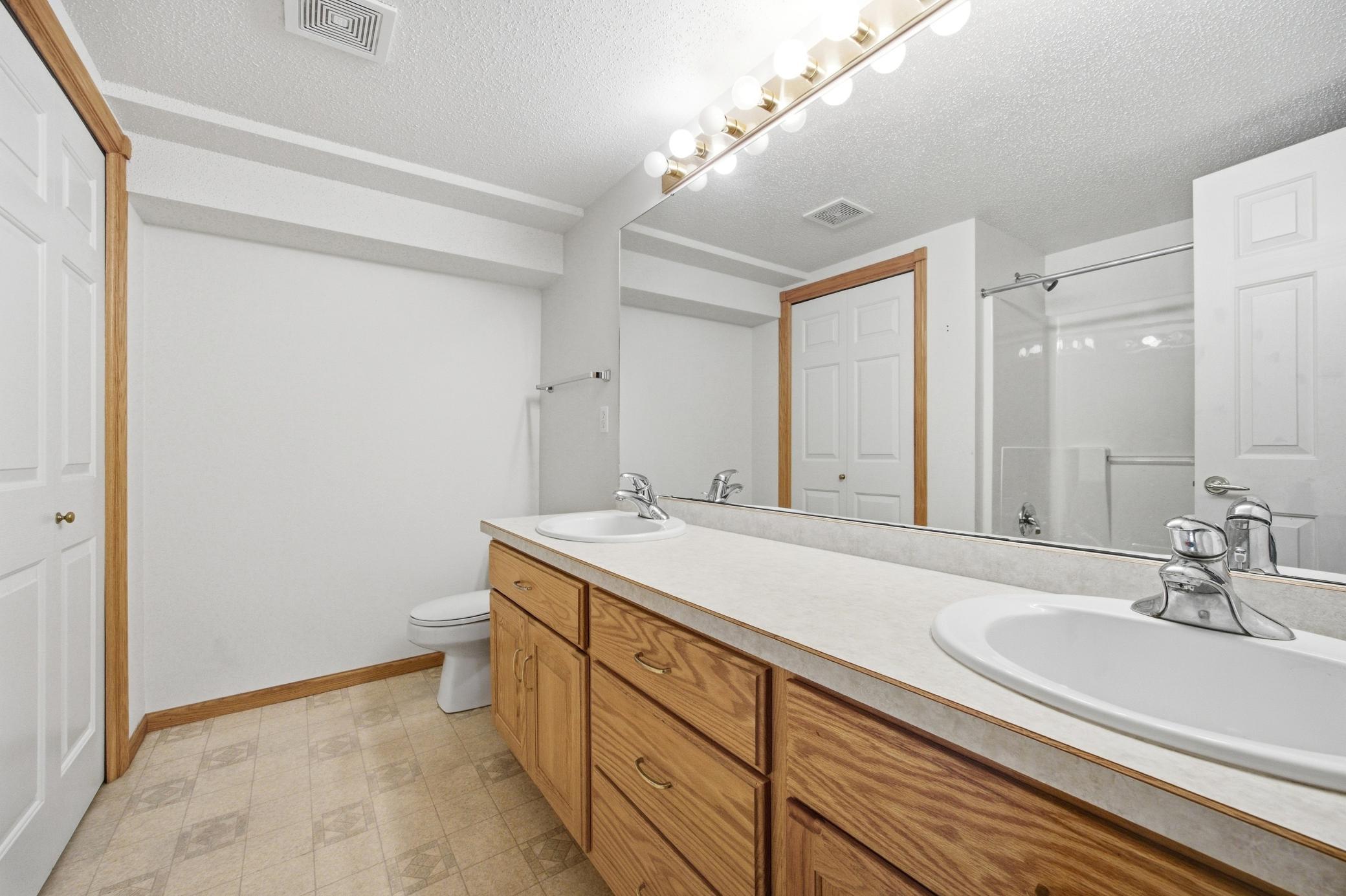 1961 single family home for sale at 90 Cedar Avenue N in Fargo, ND — 4 bed, 2 bath (photo 35 of 47)