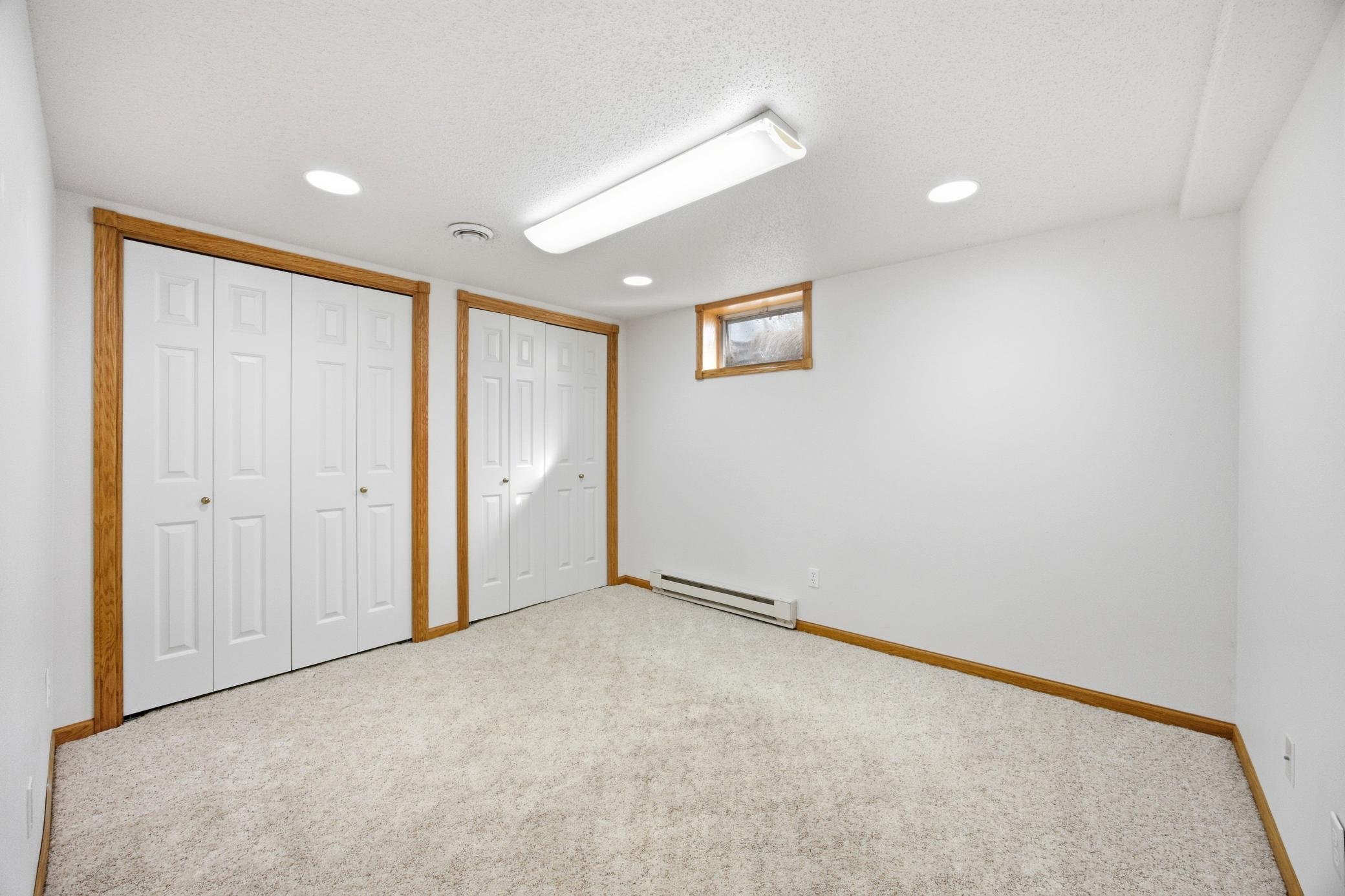 1961 single family home for sale at 90 Cedar Avenue N in Fargo, ND — 4 bed, 2 bath (photo 37 of 47)