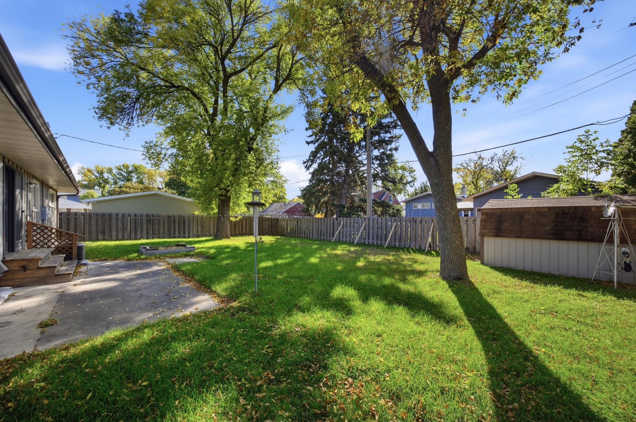 1961 single family home for sale at 90 Cedar Avenue N in Fargo, ND — 4 bed, 2 bath (photo 42 of 47)