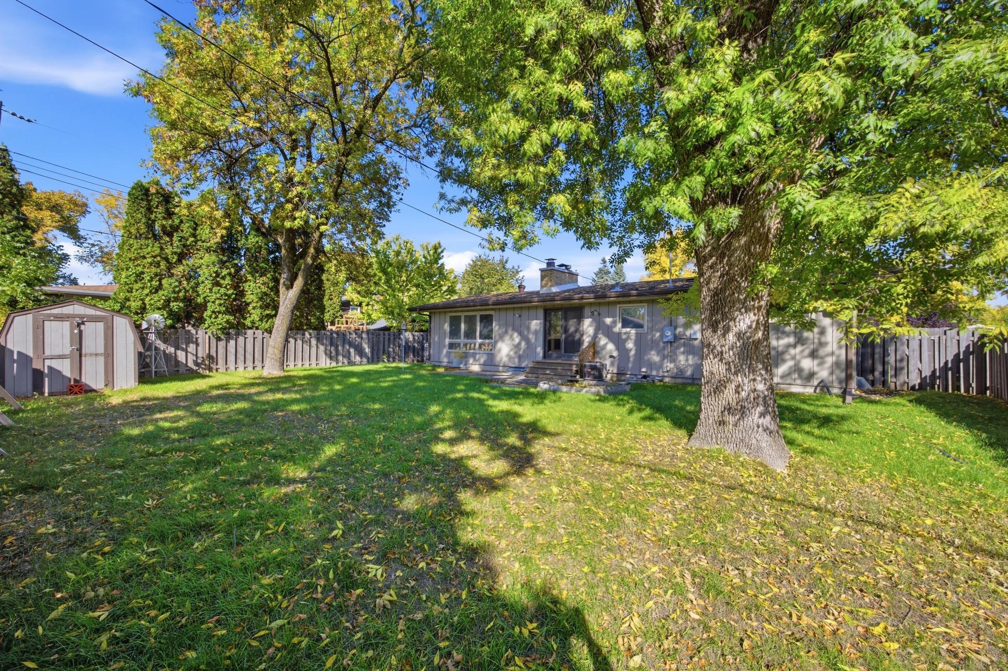 1961 single family home for sale at 90 Cedar Avenue N in Fargo, ND — 4 bed, 2 bath (photo 45 of 47)