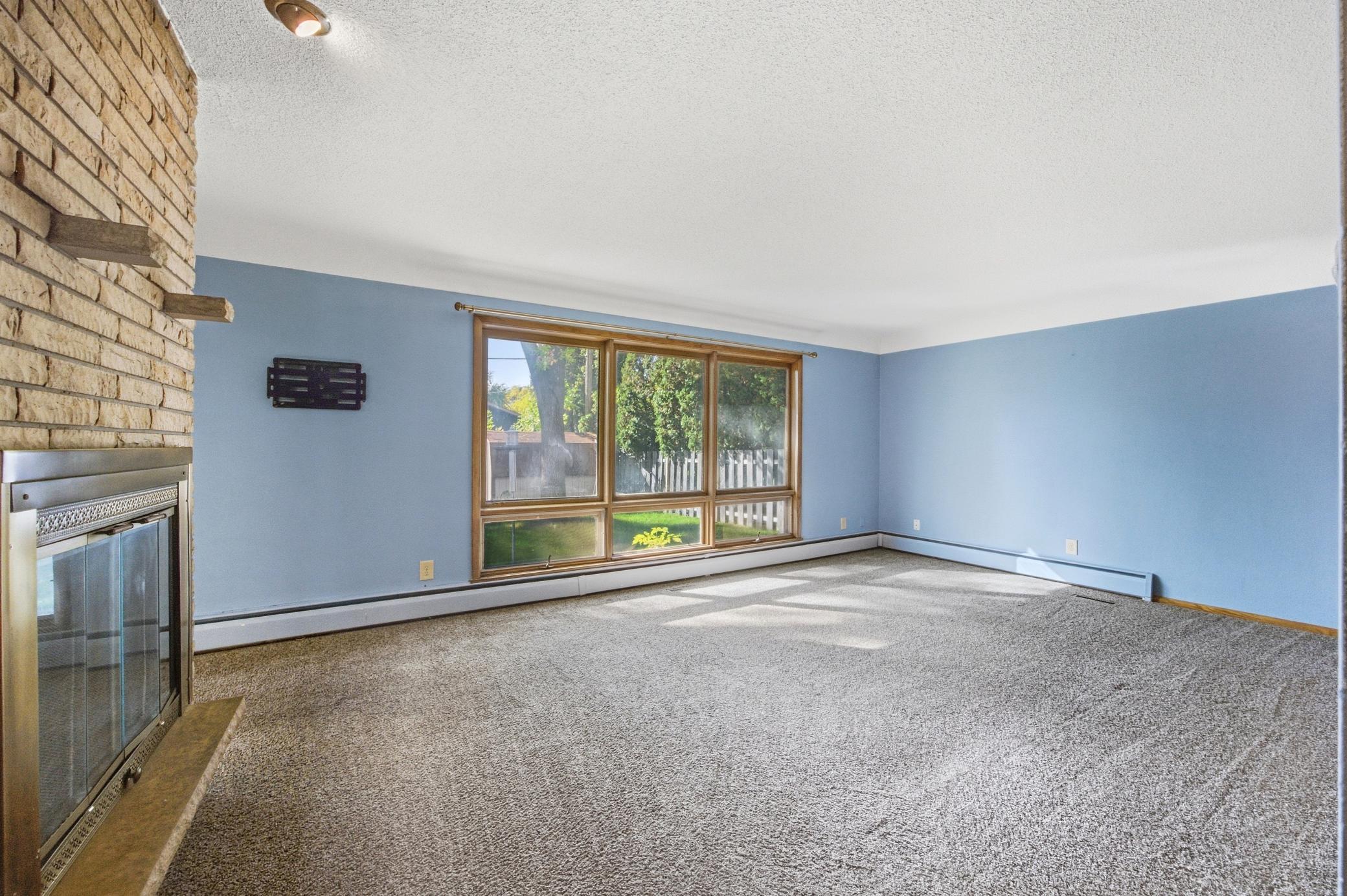 1961 single family home for sale at 90 Cedar Avenue N in Fargo, ND — 4 bed, 2 bath (photo 6 of 47)