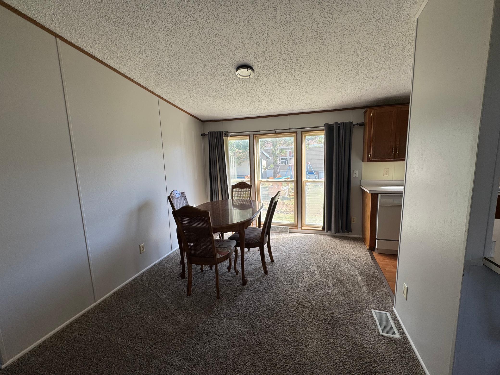 1994 single family home for sale at 3900 Irvine Avenue NW, Unit 722 in Bemidji, MN — 3 bed, 2 bath (photo 4 of 12)
