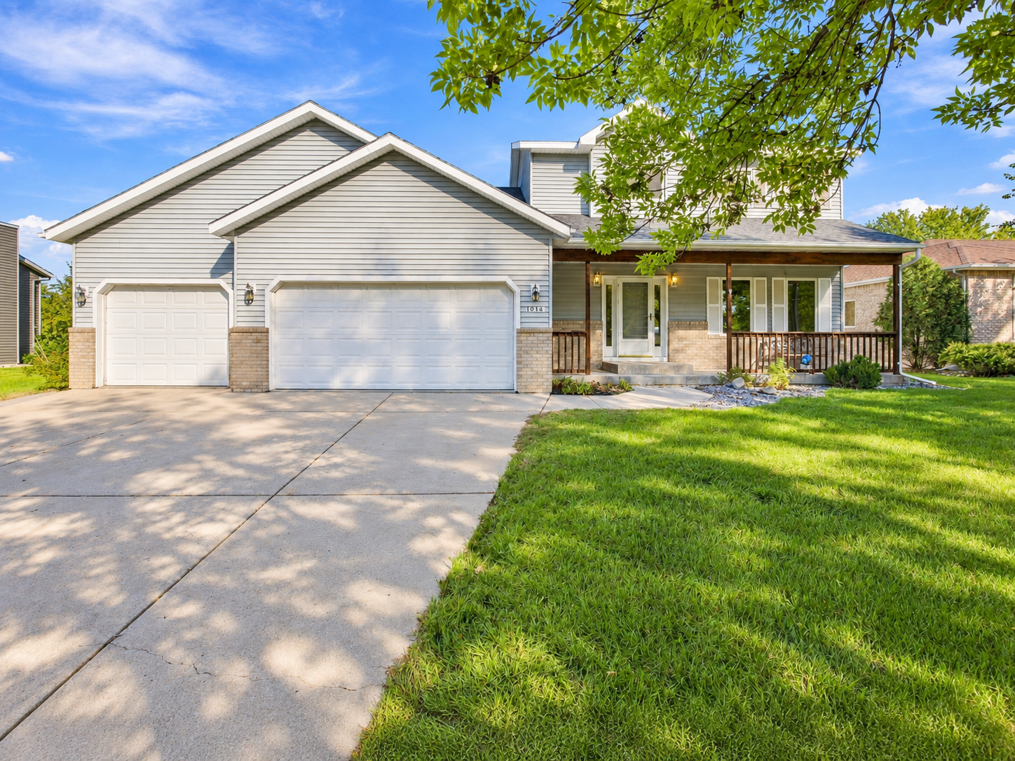 1993 single family home for sale at 1014 Sommerset Drive in West Fargo, ND — 5 bed, 3 bath (photo 33 of 36)