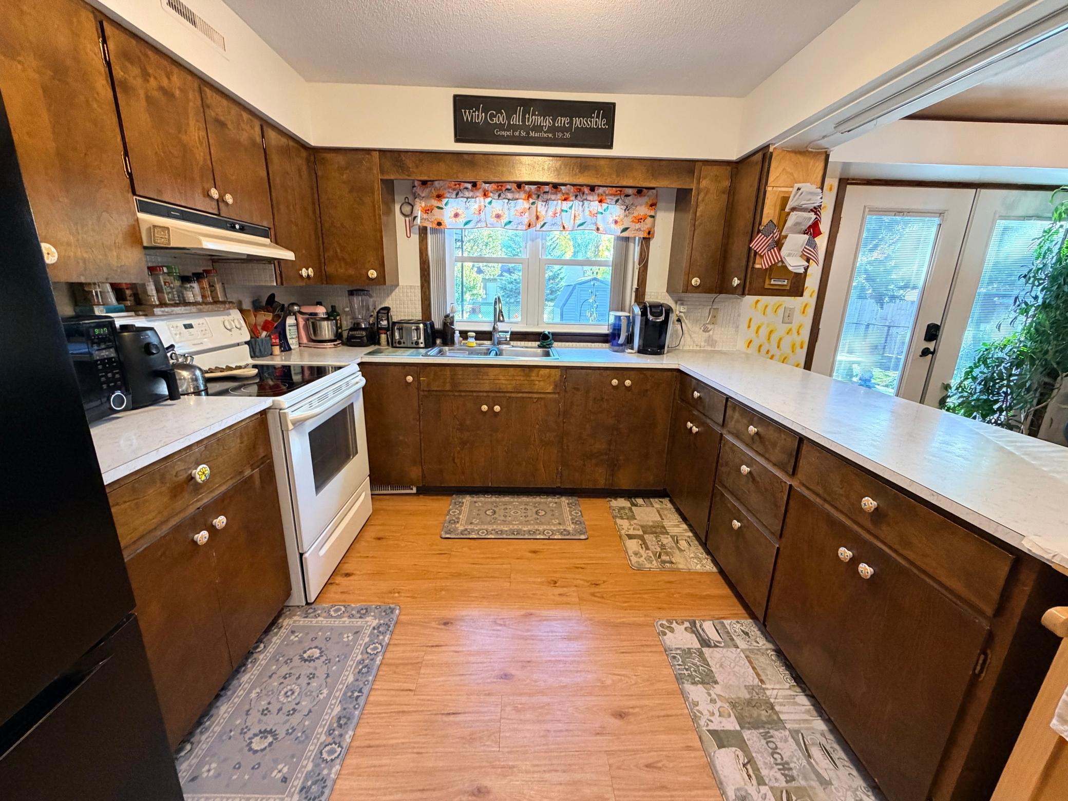 1969 single family home for sale at 1318 Sunny Street in Crookston, MN — 2 bed, 2 bath (photo 13 of 33)