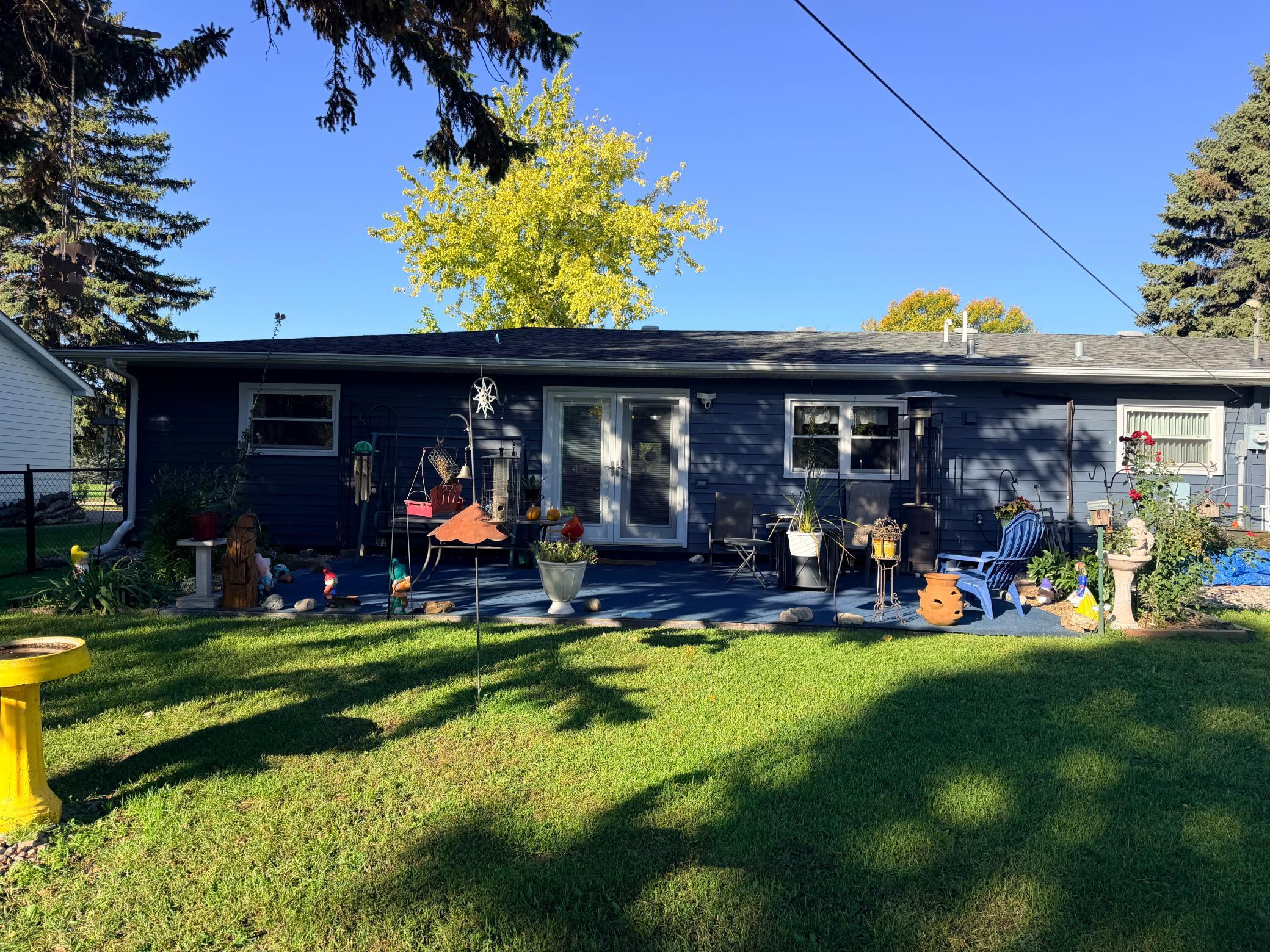 1969 single family home for sale at 1318 Sunny Street in Crookston, MN — 2 bed, 2 bath (photo 3 of 33)