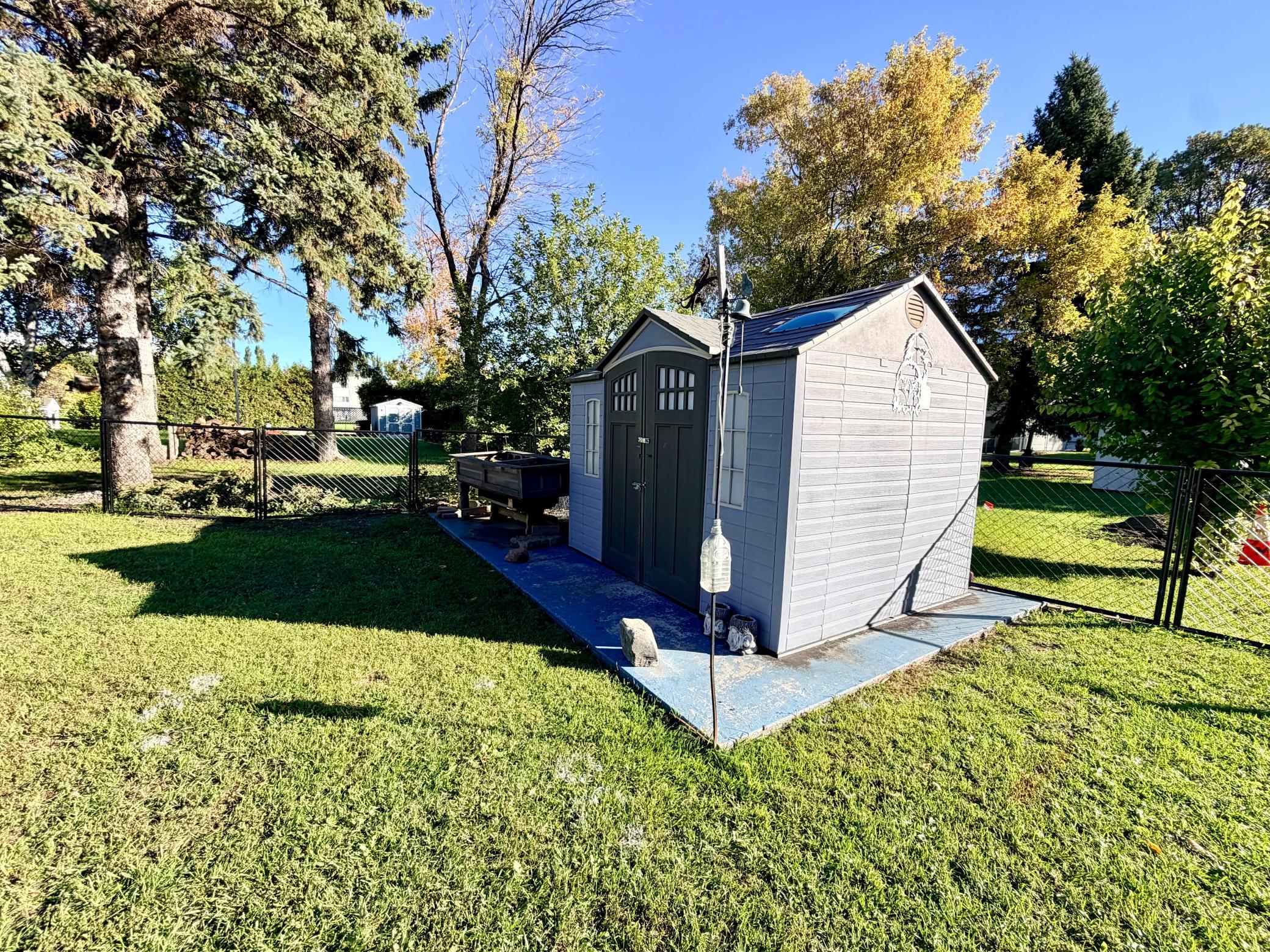 1969 single family home for sale at 1318 Sunny Street in Crookston, MN — 2 bed, 2 bath (photo 29 of 33)