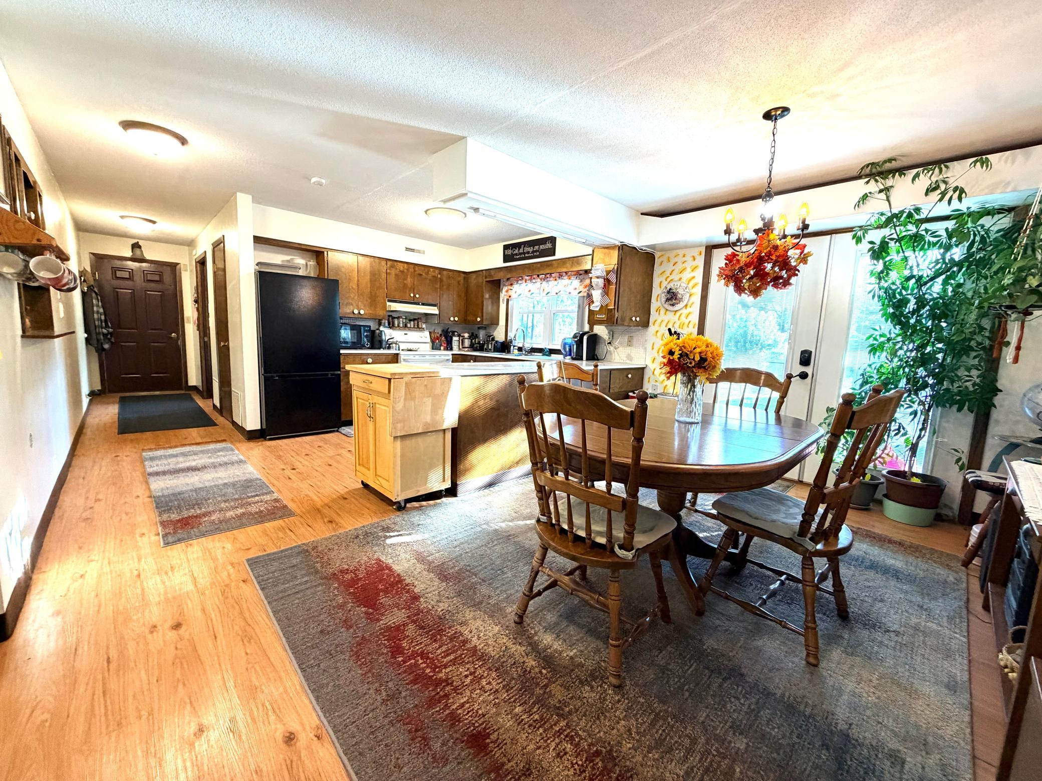 1969 single family home for sale at 1318 Sunny Street in Crookston, MN — 2 bed, 2 bath (photo 10 of 33)