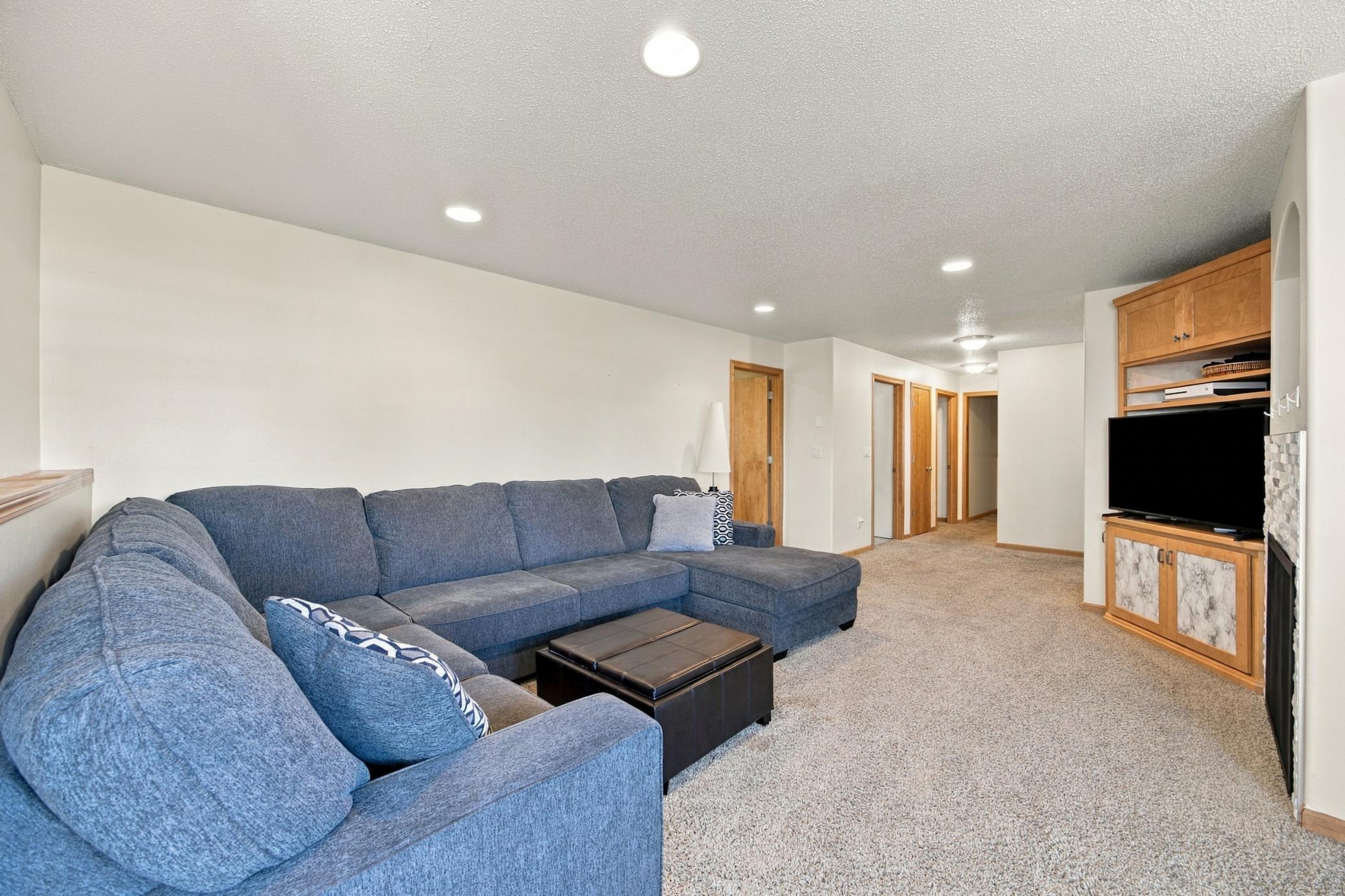 2004 single family home for sale at 433 PRESCOTT Lane in West Fargo, ND — 4 bed, 2 bath (photo 18 of 38)