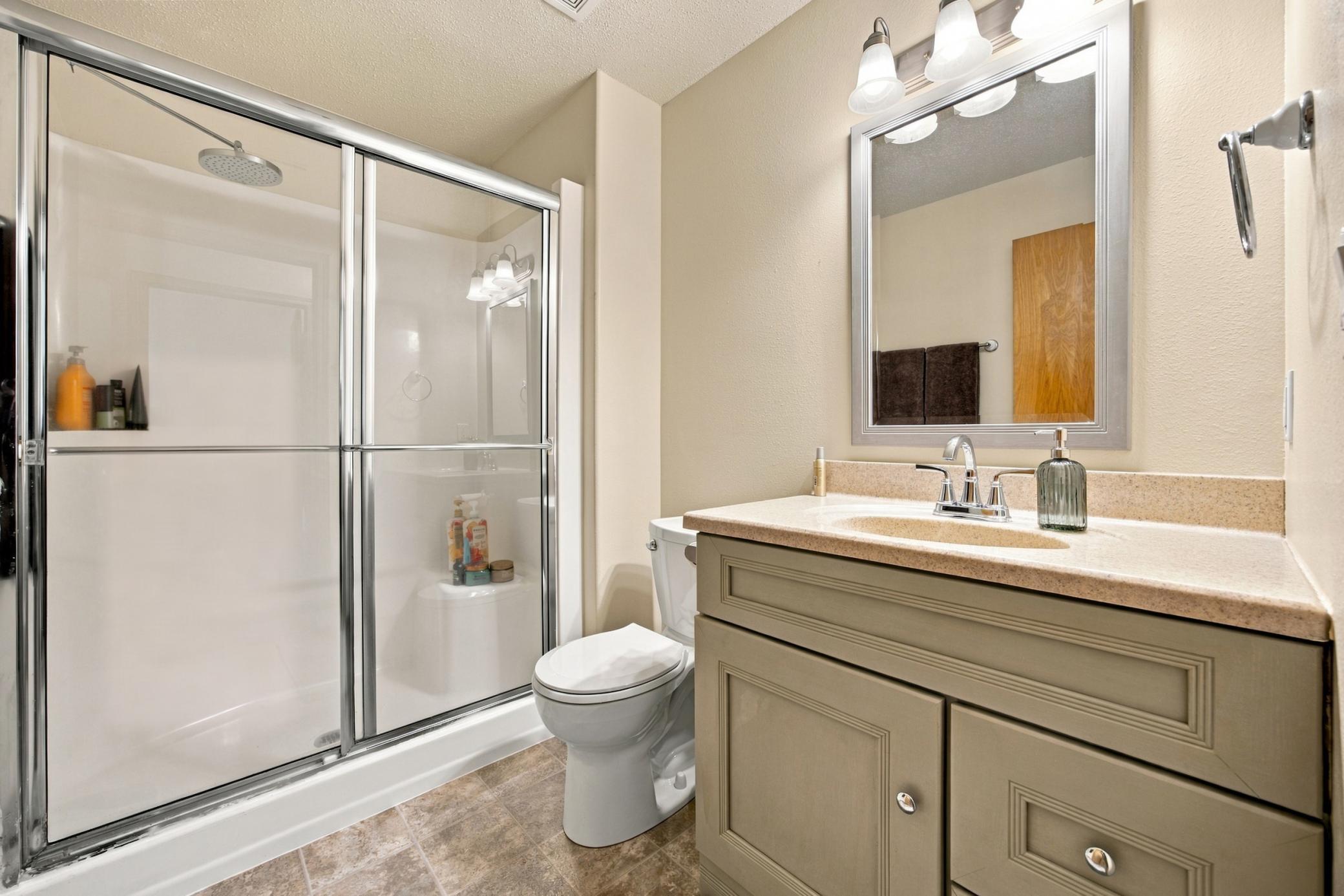 2004 single family home for sale at 433 PRESCOTT Lane in West Fargo, ND — 4 bed, 2 bath (photo 21 of 38)