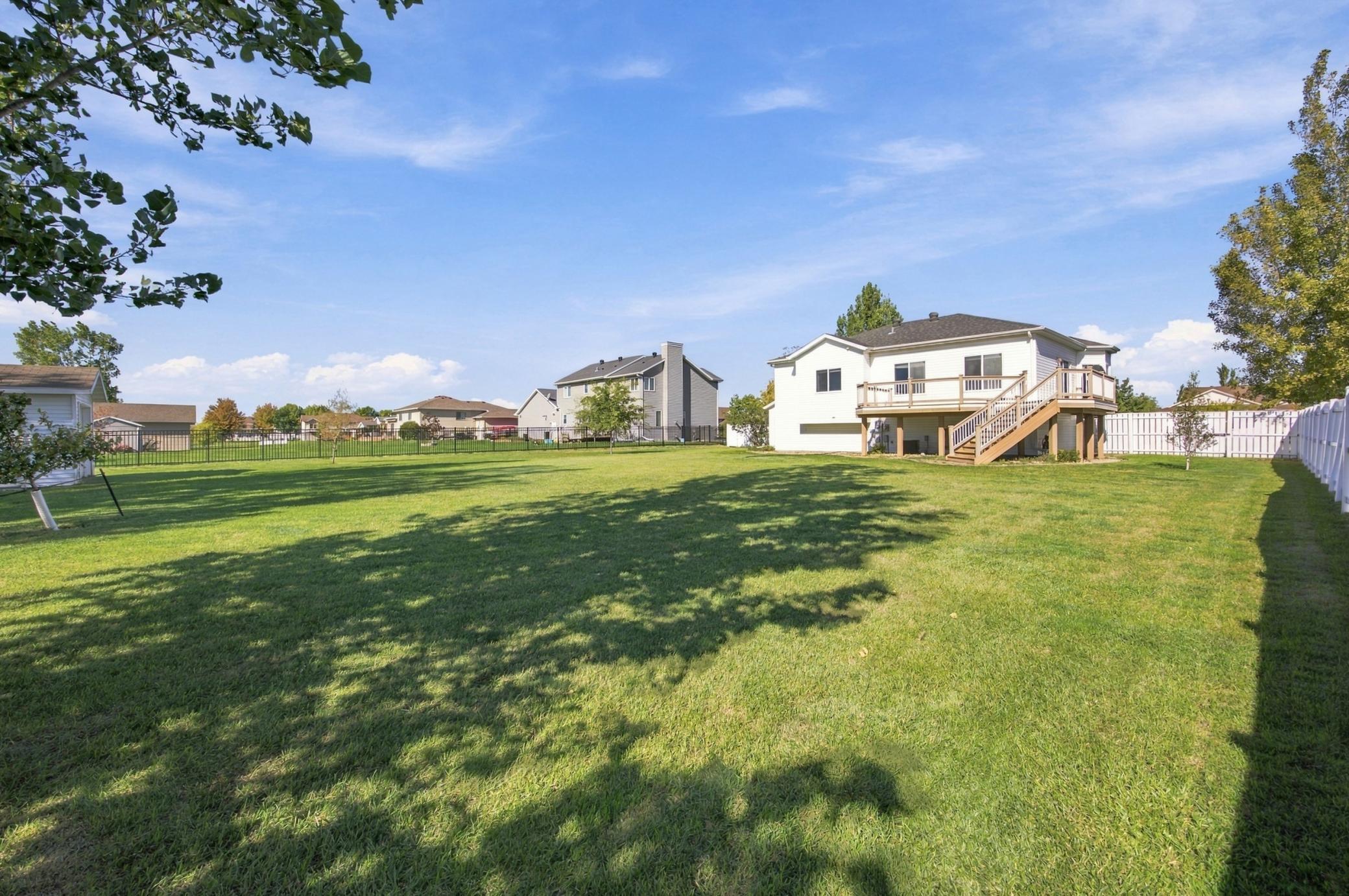 2004 single family home for sale at 433 PRESCOTT Lane in West Fargo, ND — 4 bed, 2 bath (photo 25 of 38)