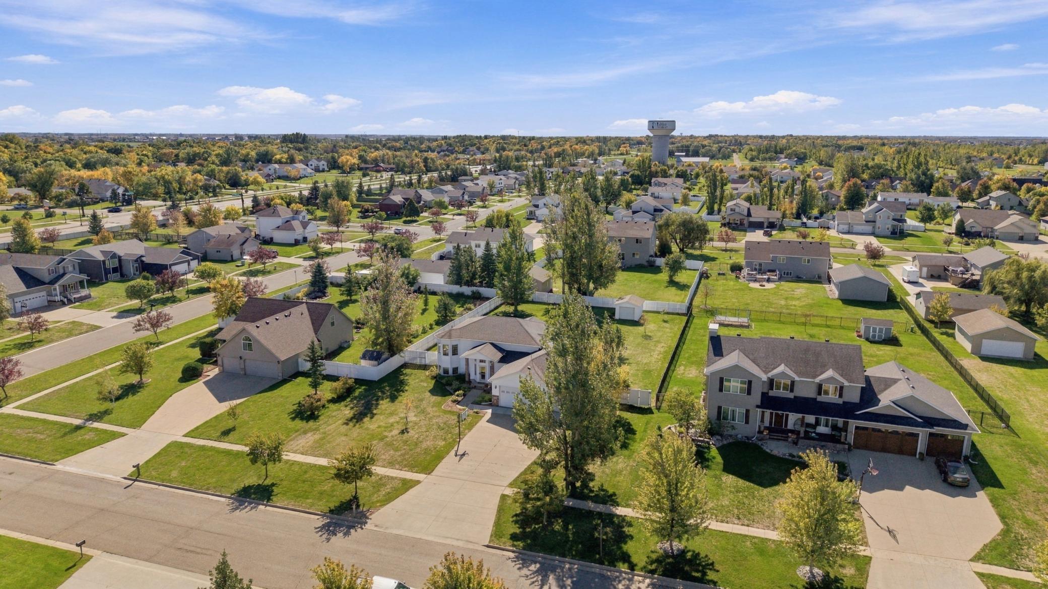 2004 single family home for sale at 433 PRESCOTT Lane in West Fargo, ND — 4 bed, 2 bath (photo 32 of 38)