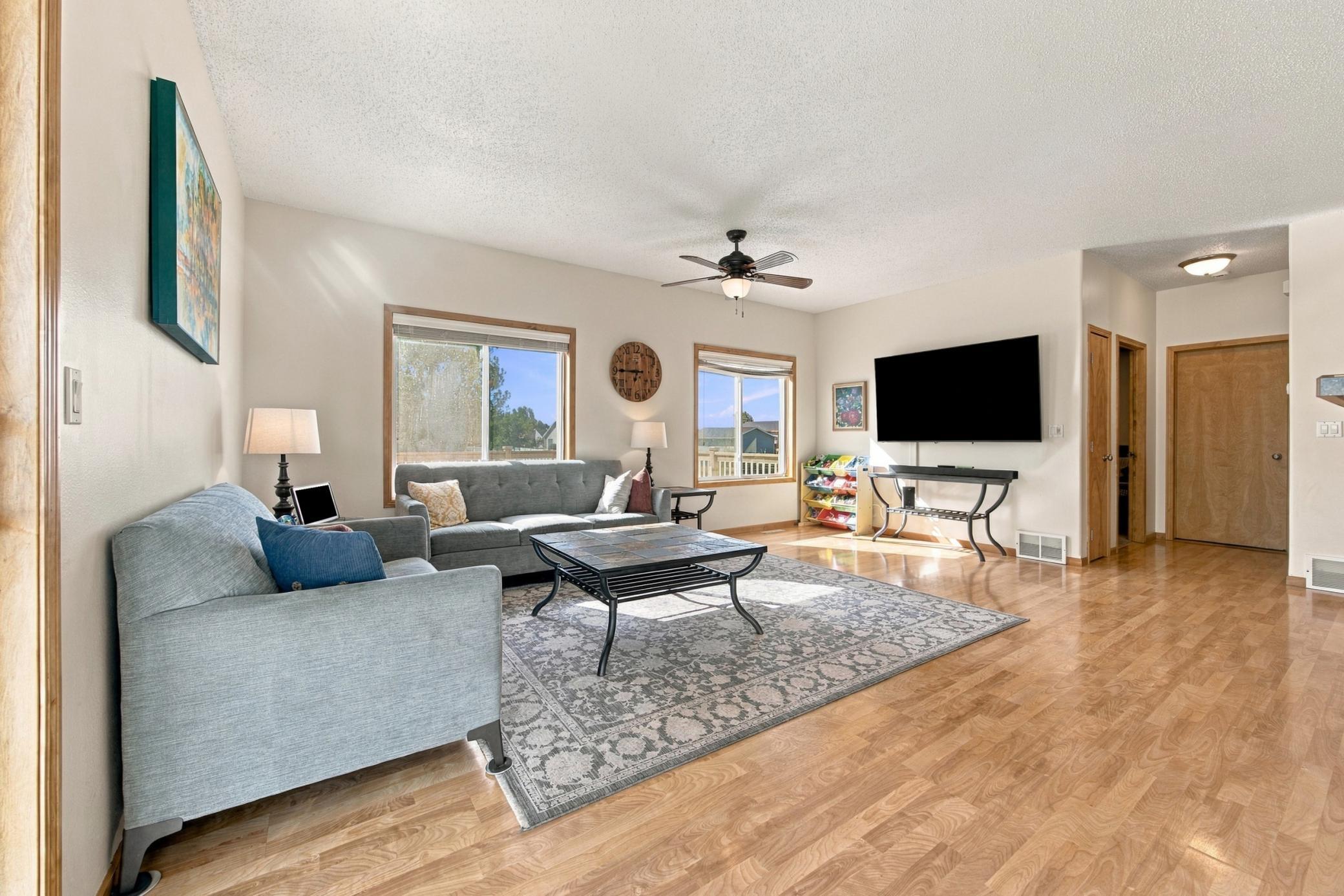 2004 single family home for sale at 433 PRESCOTT Lane in West Fargo, ND — 4 bed, 2 bath (photo 10 of 38)