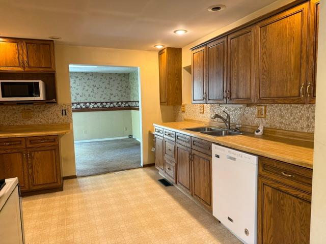 1970 single family home for sale at 9801 Wildwood Road NE in Bemidji, MN — 2 bed, 2 bath (photo 11 of 37)