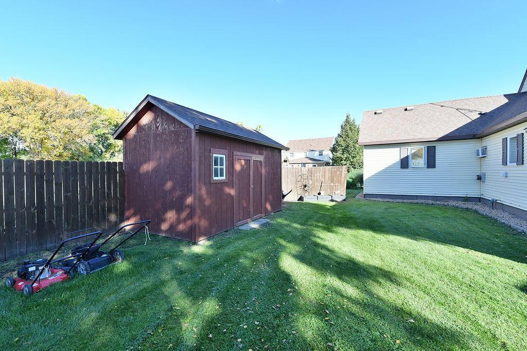 1930 single family home for sale at 309 1st Avenue E in Abercrombie, ND — 3 bed, 1 bath (photo 8 of 34)