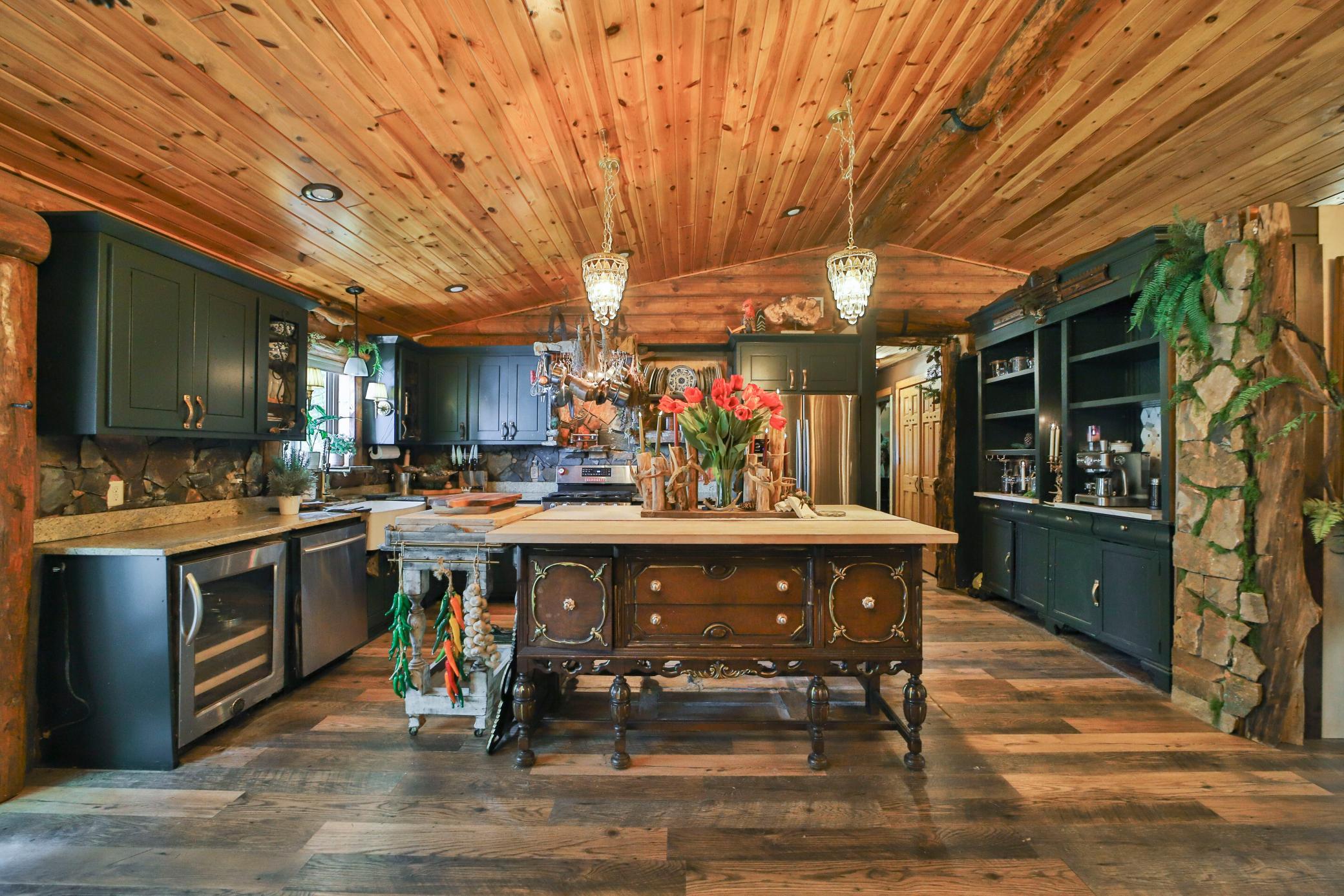 2013 single family home for sale at 33726 Vista Drive in Crosslake, MN — 3 bed, 2 bath (photo 5 of 48)