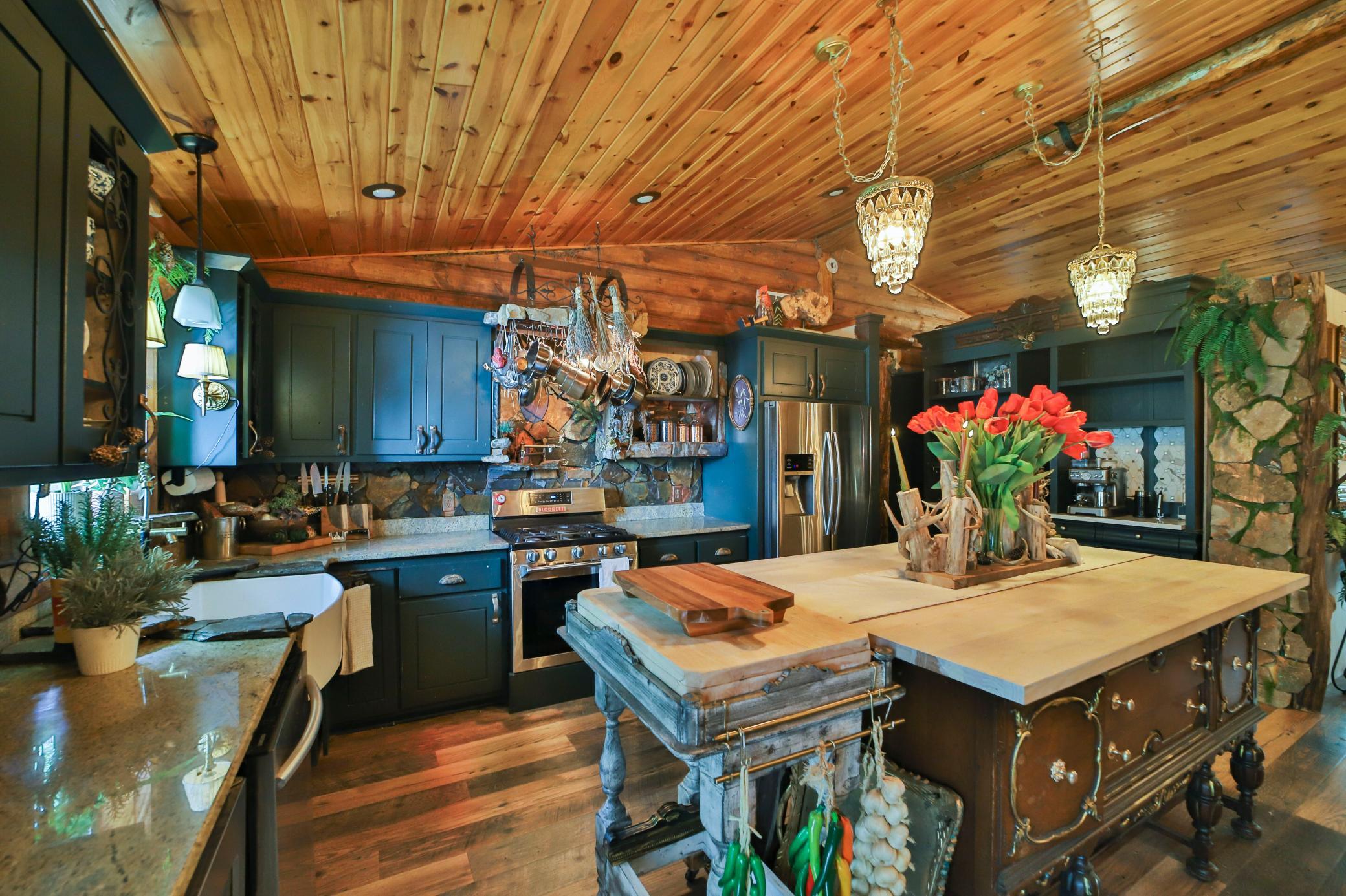 2013 single family home for sale at 33726 Vista Drive in Crosslake, MN — 3 bed, 2 bath (photo 6 of 48)