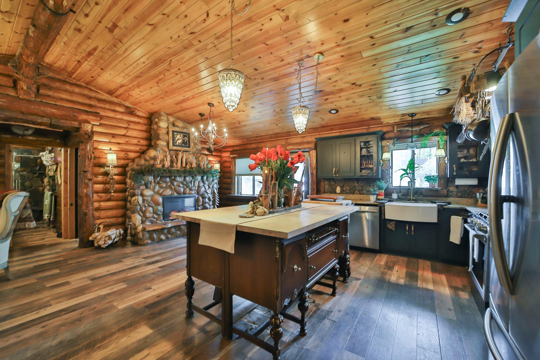 2013 single family home for sale at 33726 Vista Drive in Crosslake, MN — 3 bed, 2 bath (photo 8 of 48)