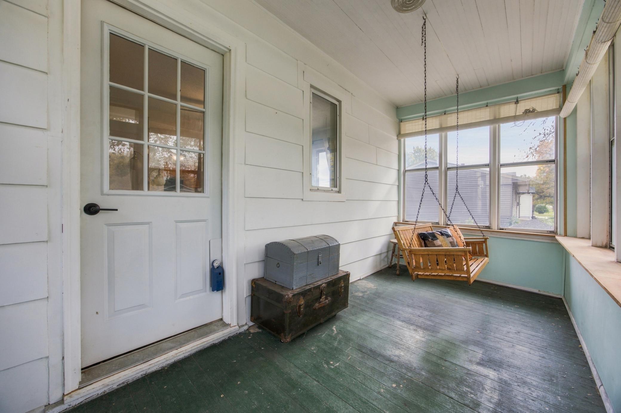 1923 single family home for sale at 47 Center Street in West Fargo, ND — 2 bed, 2 bath (photo 3 of 28)