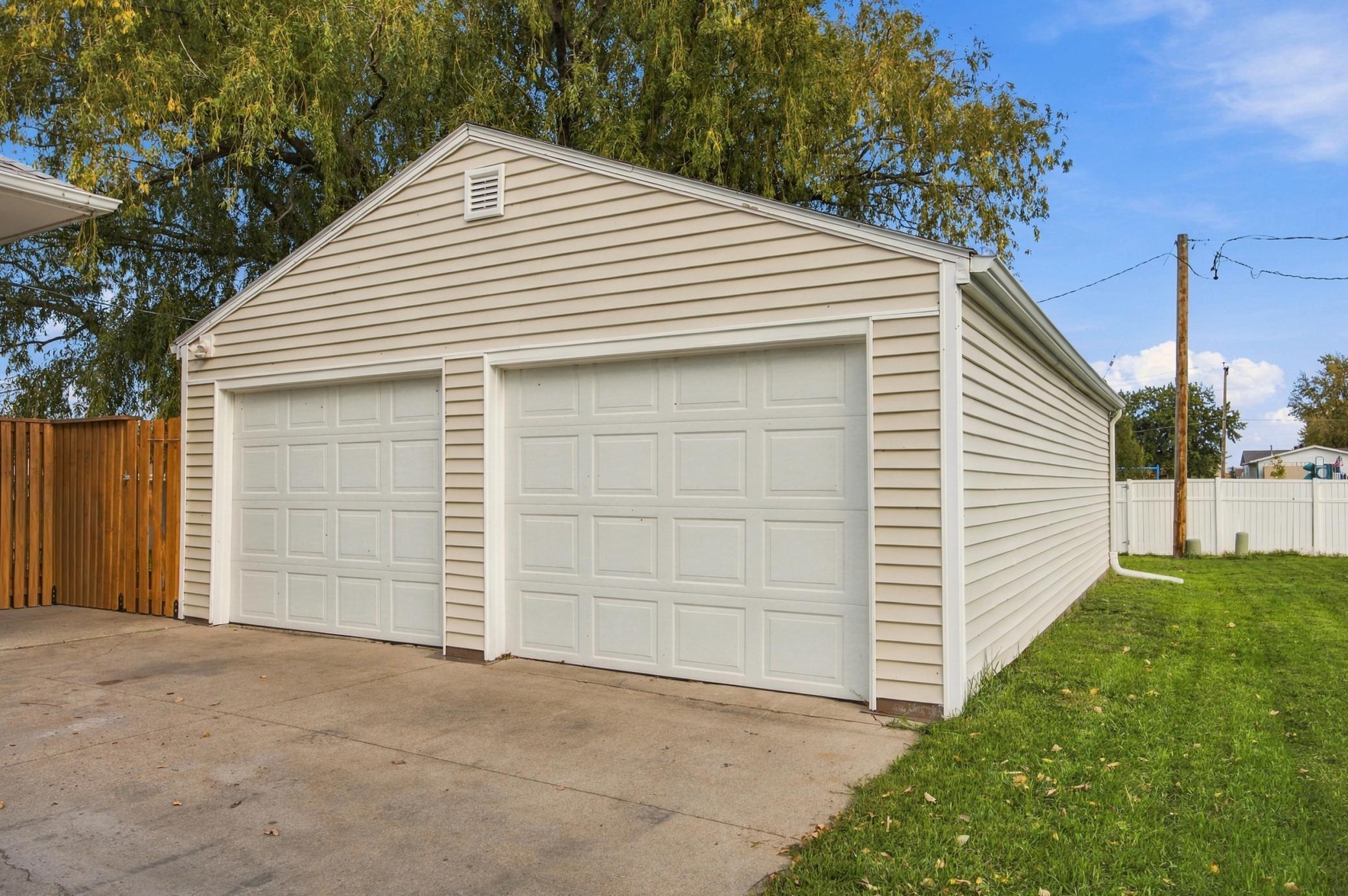 1923 single family home for sale at 47 Center Street in West Fargo, ND — 2 bed, 2 bath (photo 27 of 28)